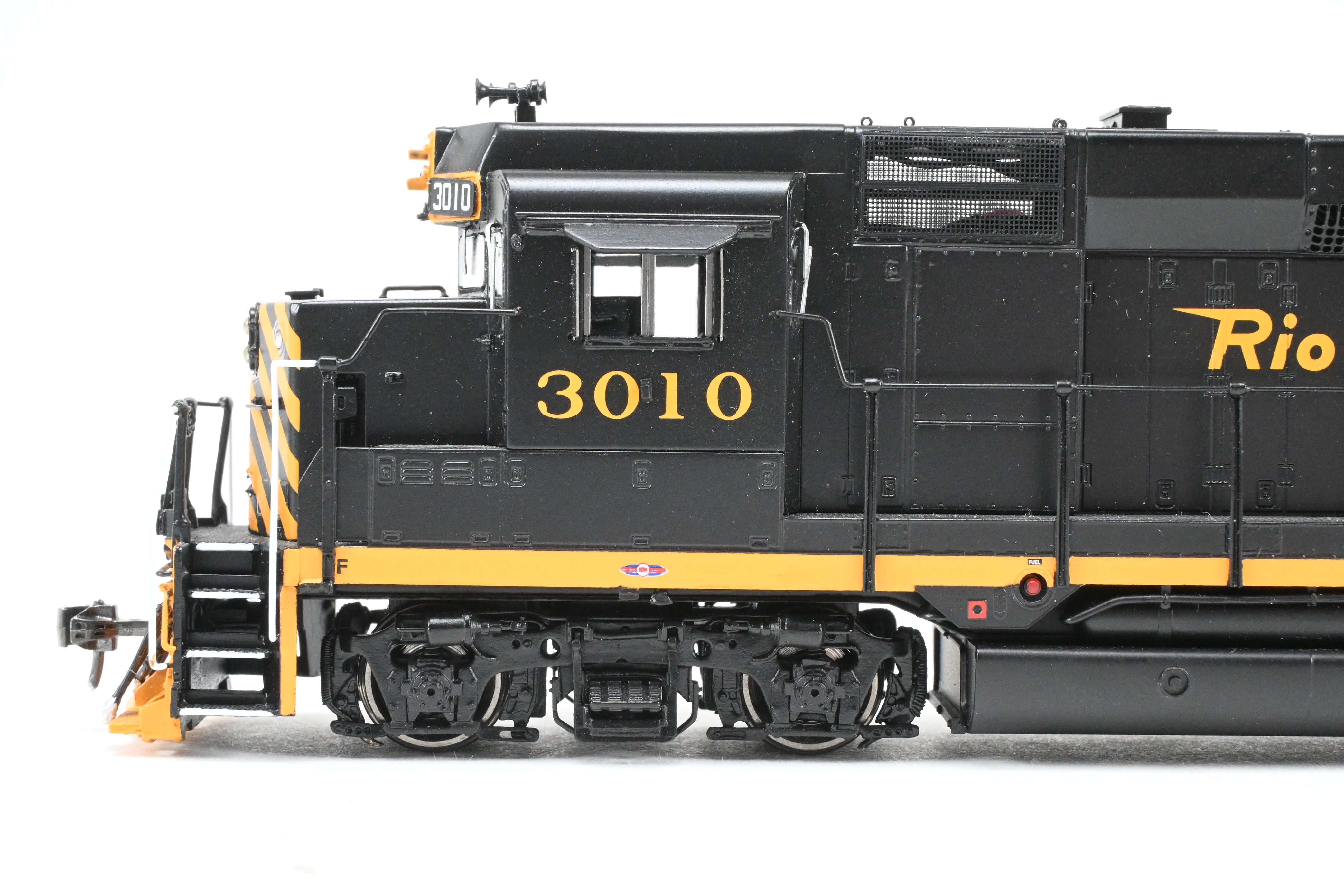 HO Scale Brass D&RGW EMD GP30 FP #3010 Black/Orange Model by Overland with DCC
