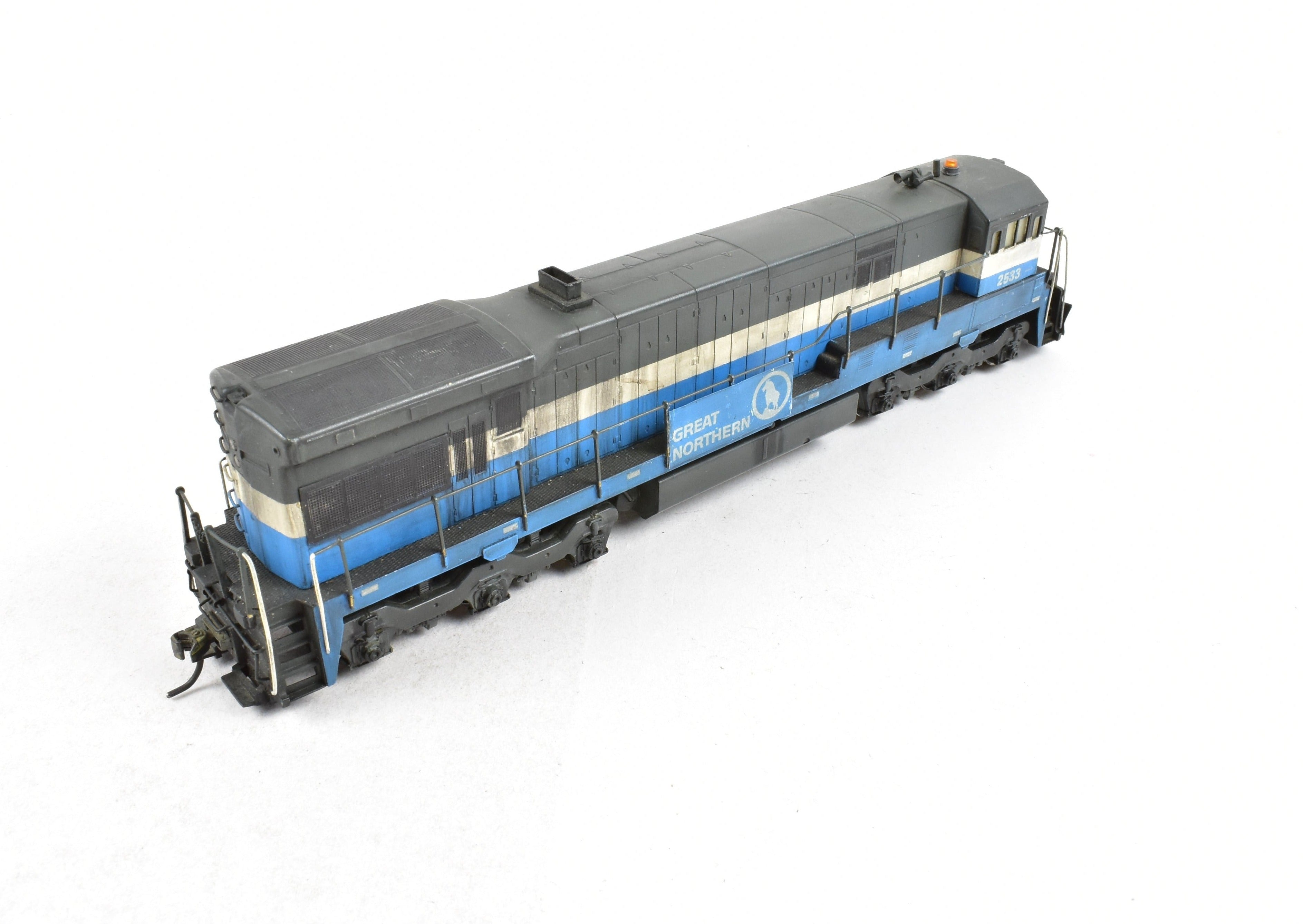 HO Scale Brass ALCO Model - Great Northern General Electric U - 33C Diesel Locomotive, CP No. 2533