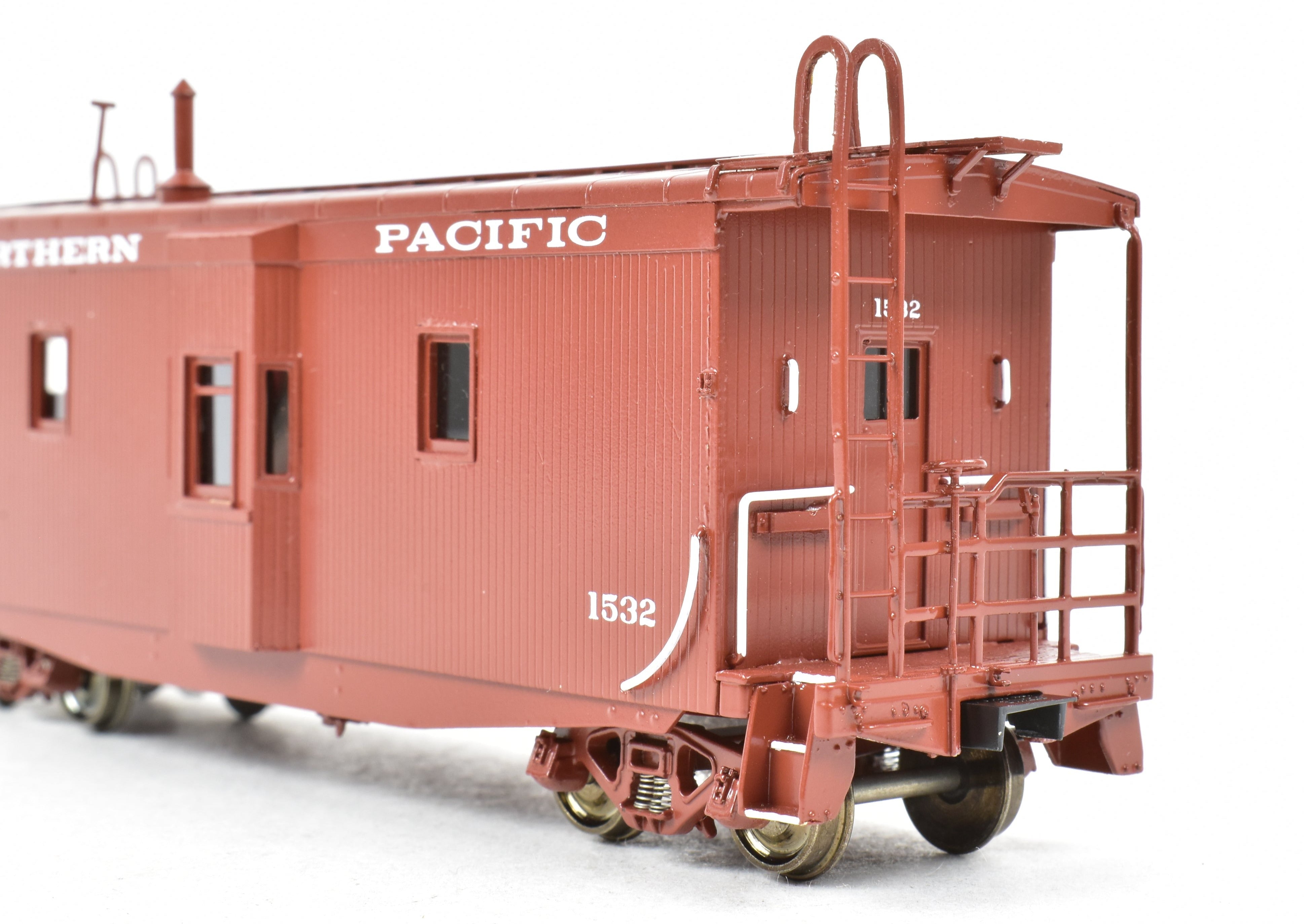 HO Scale Brass Northern Pacific Wood Bay Window Caboose FP No. 1532 by OMI