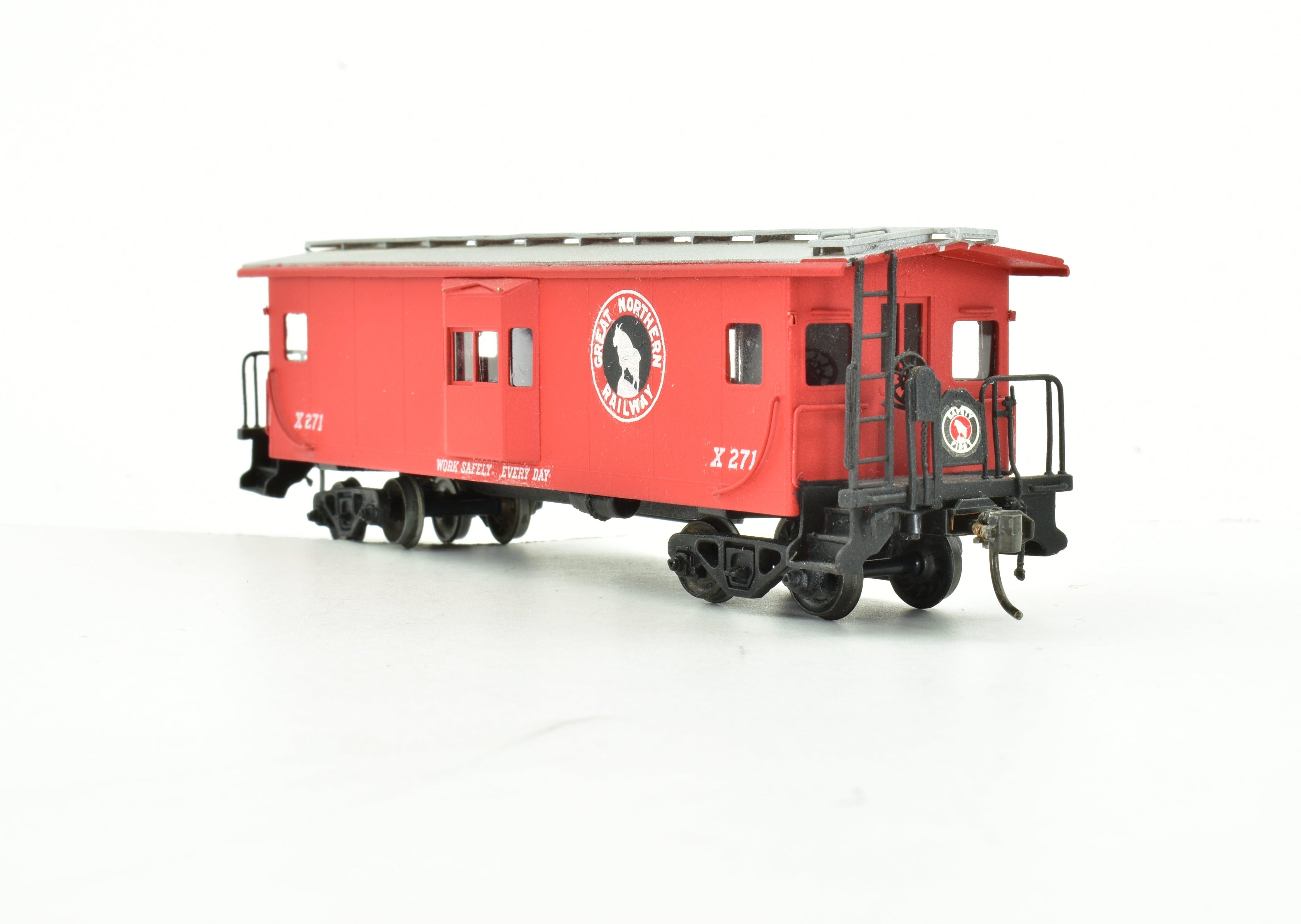 HO Scale Brass Model Train - Oriental Limited Great Northern Bay Window Caboose CP No. X271, a Collectible Train Model