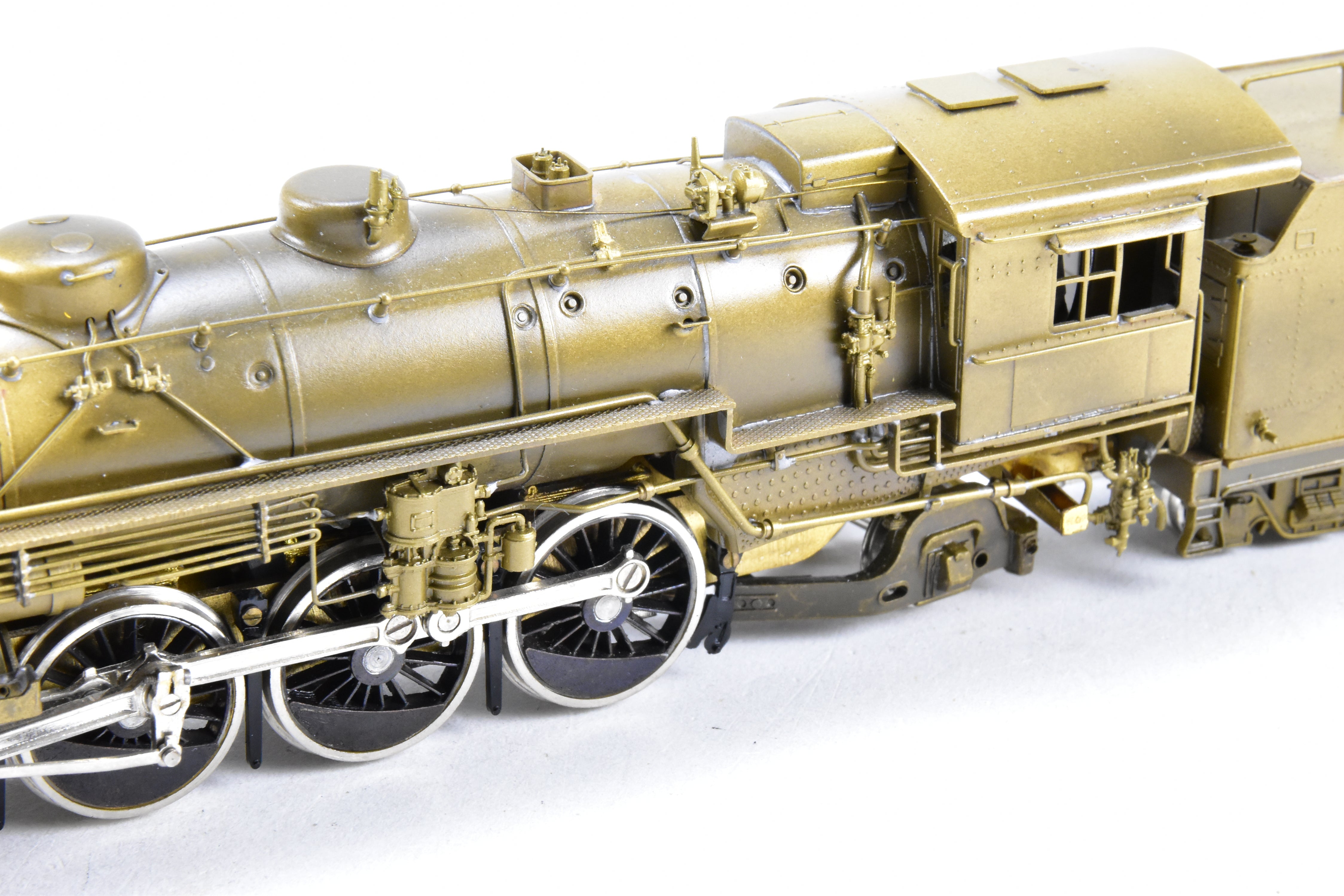 High - Quality HO Scale Brass Pacific Fast Mail (PFM) Model Train - United Western Pacific 4 - 8 - 2 MT - 44 Mountain Locomotive