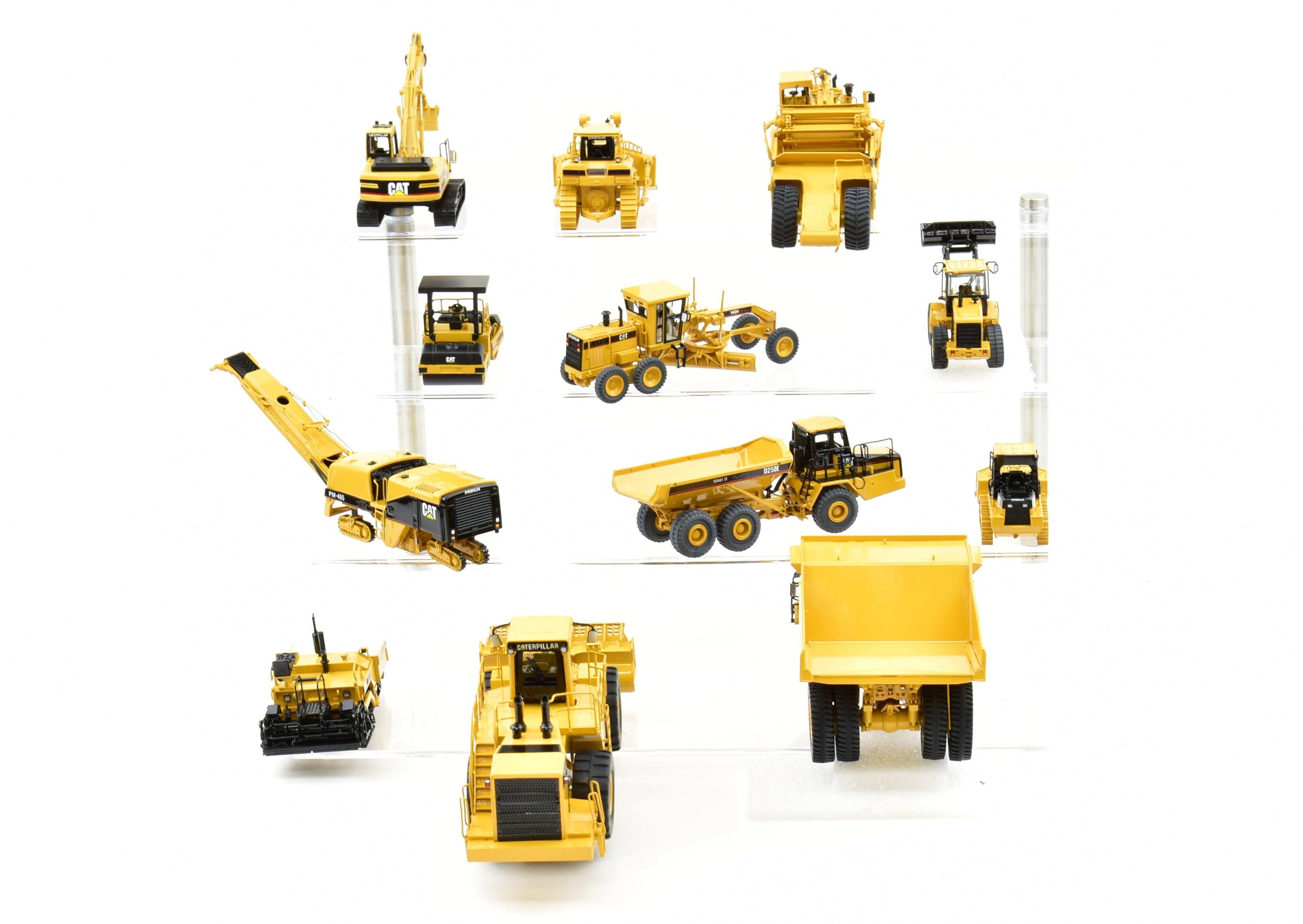 High - Quality HO Scale Brass Construction Caterpillar Vehicle Models 12 - piece Collection for Model Enthusiasts