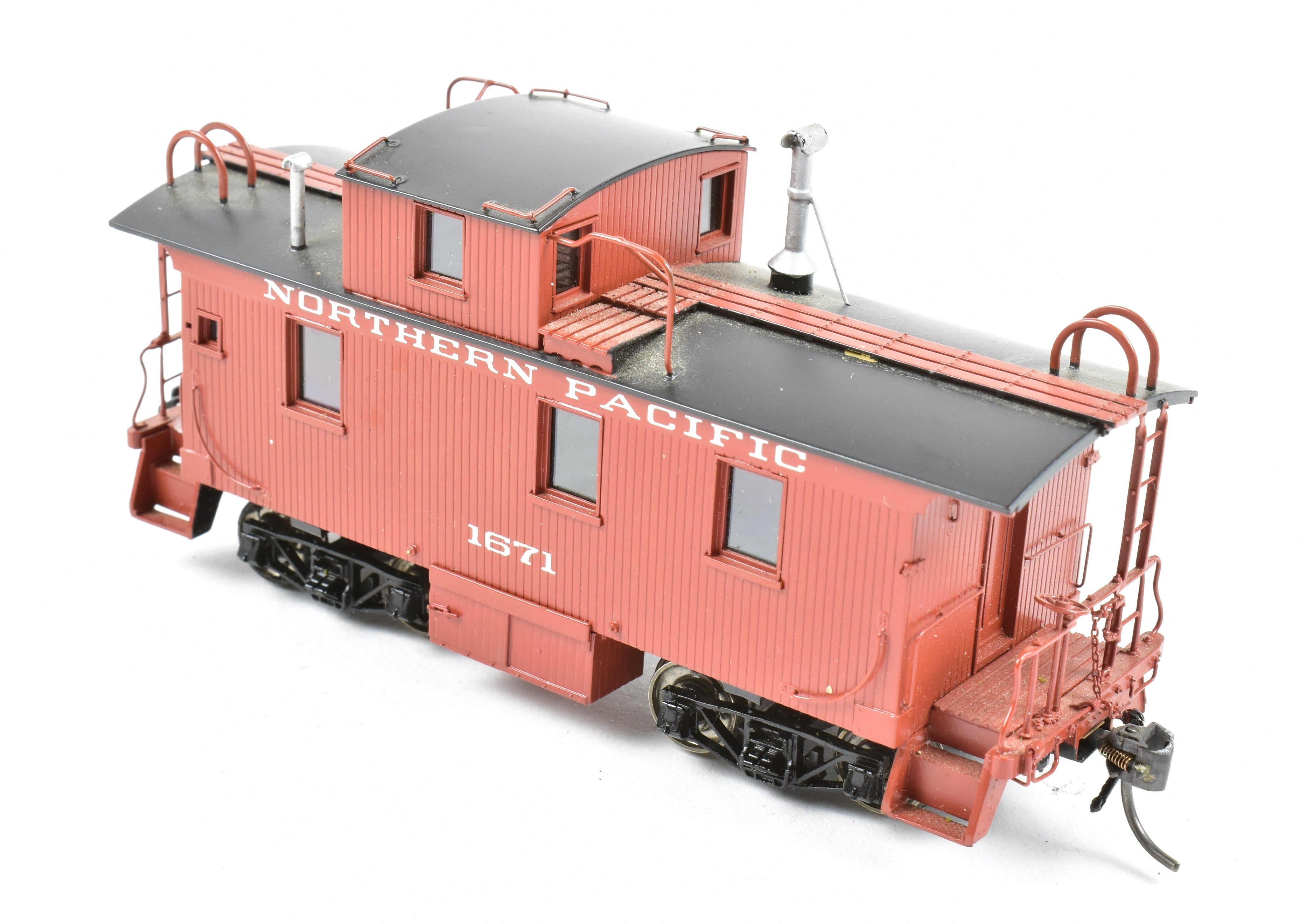 HO Scale Brass Northern Pacific 24' Wood Caboose #1600 Series V3 Factory Painted