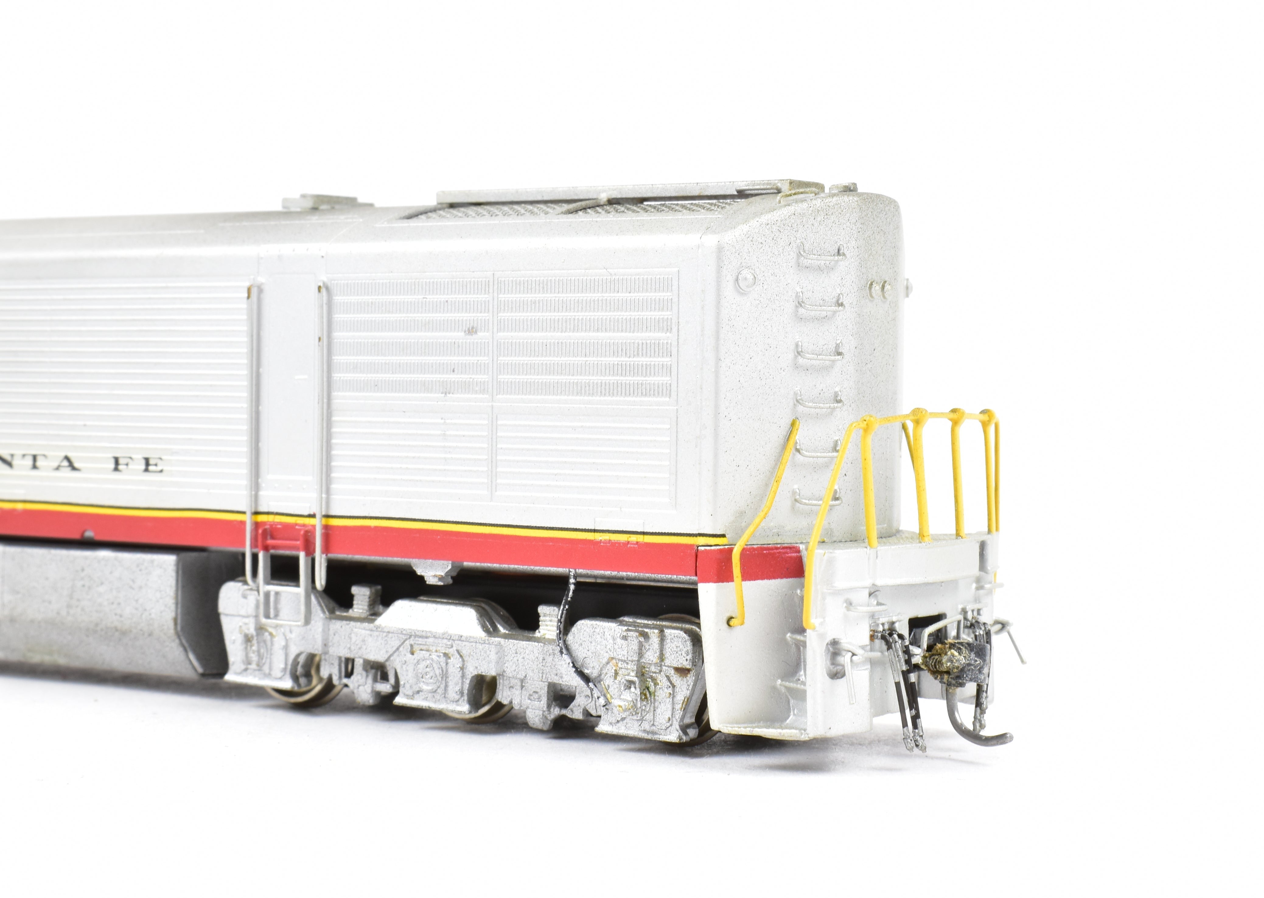 HO Scale Brass Hallmark Models ATSF - Santa Fe GE U30CG Cowl Passenger Diesel Locomotive with Custom Painting and Detailing