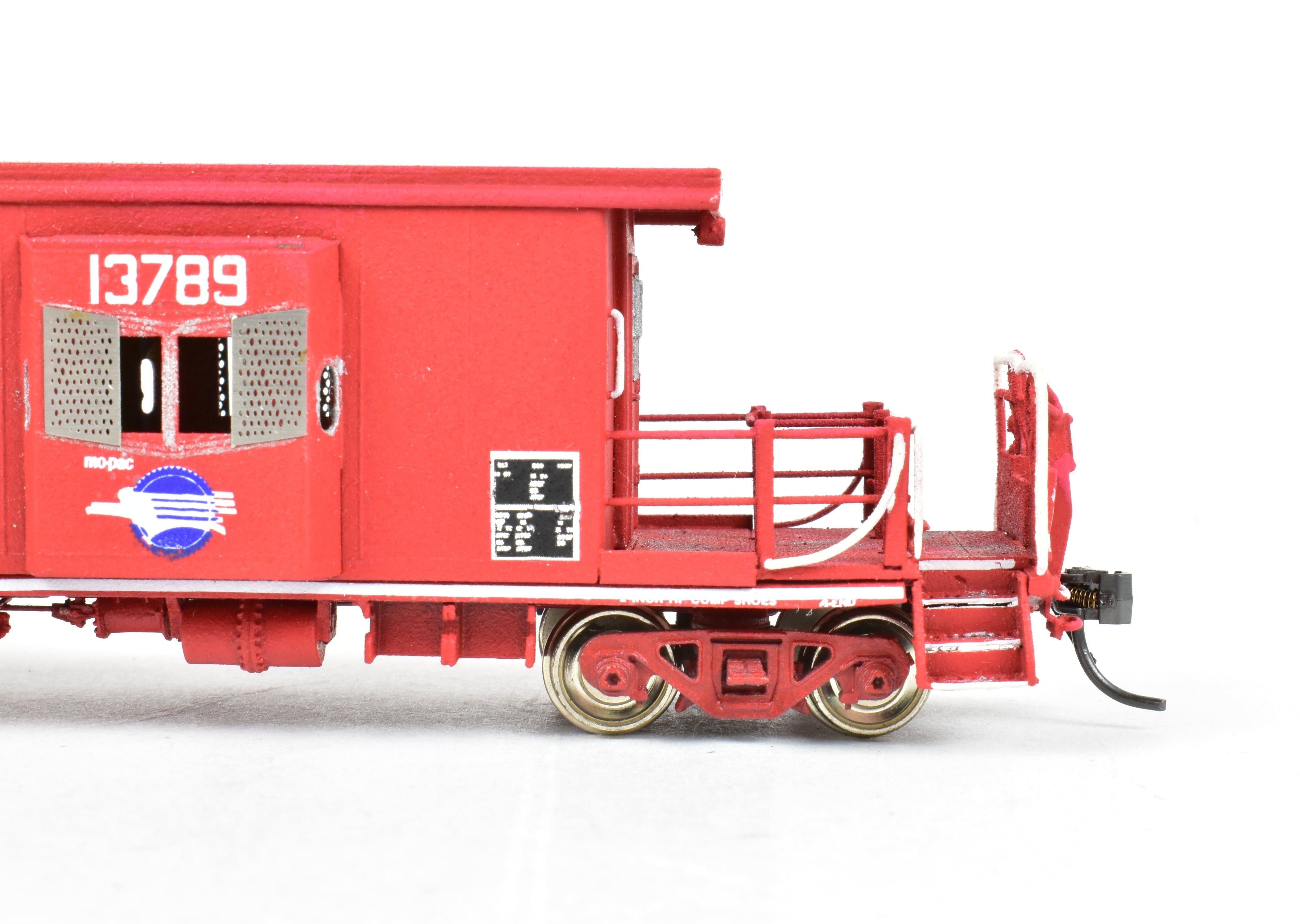 OMI HO Brass Missouri Pacific Bay Window Caboose with Small Side Windows, Custom Painted