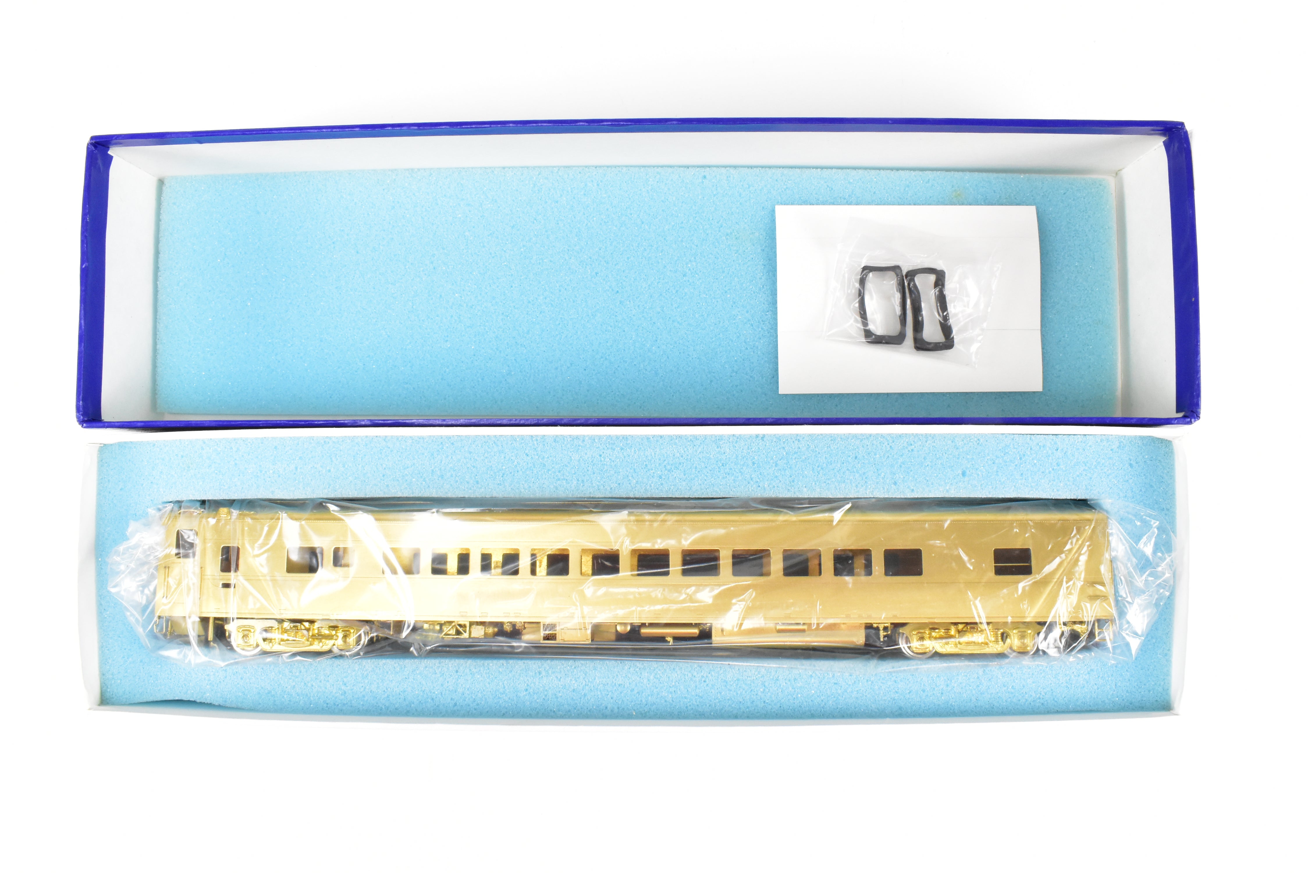 High - Quality HO Scale Brass Cascade Models Union Pacific (UP) ACF 1953 44 - Seat Chair Car in the #5450 - 5487 Series