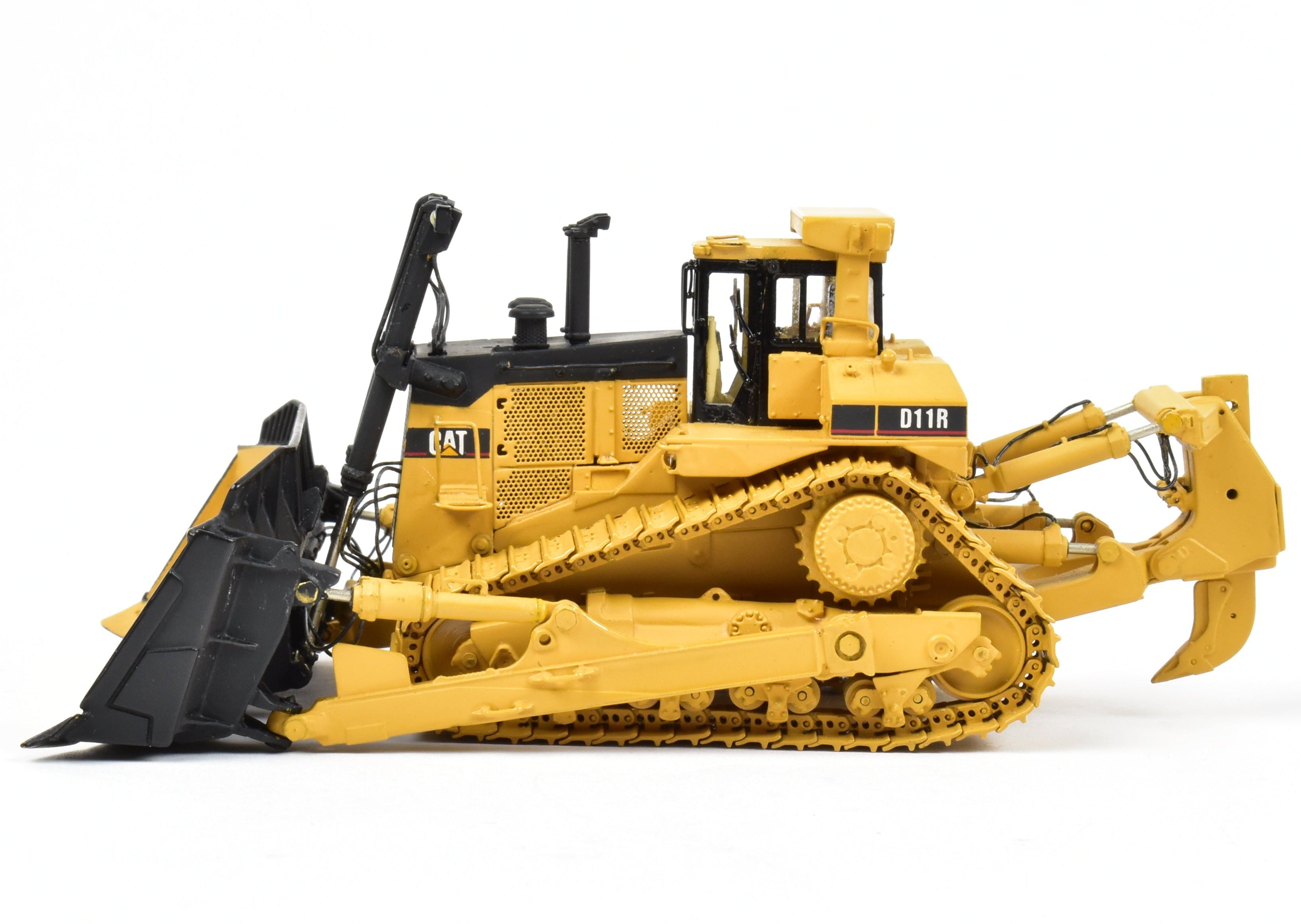 High - Quality HO Scale Brass Construction Model of Caterpillar D11R Track Type Tractor with Factory - Applied Yellow Paint