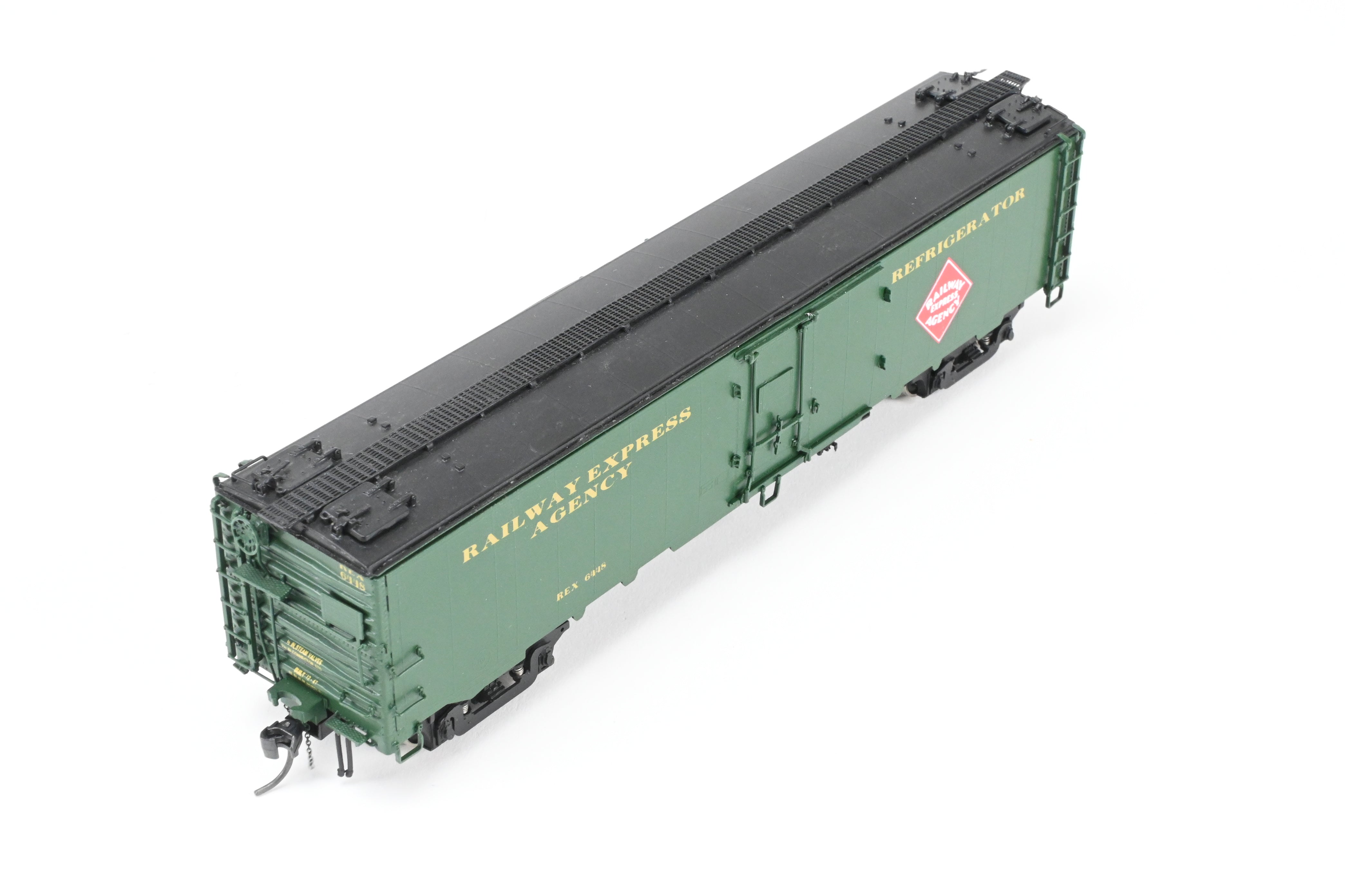 HO Scale Brass CIL - Challenger Imports REA - Railway Express Agency 52-Foot Steel Express Refrigerator Car with Later Scheme Lettering