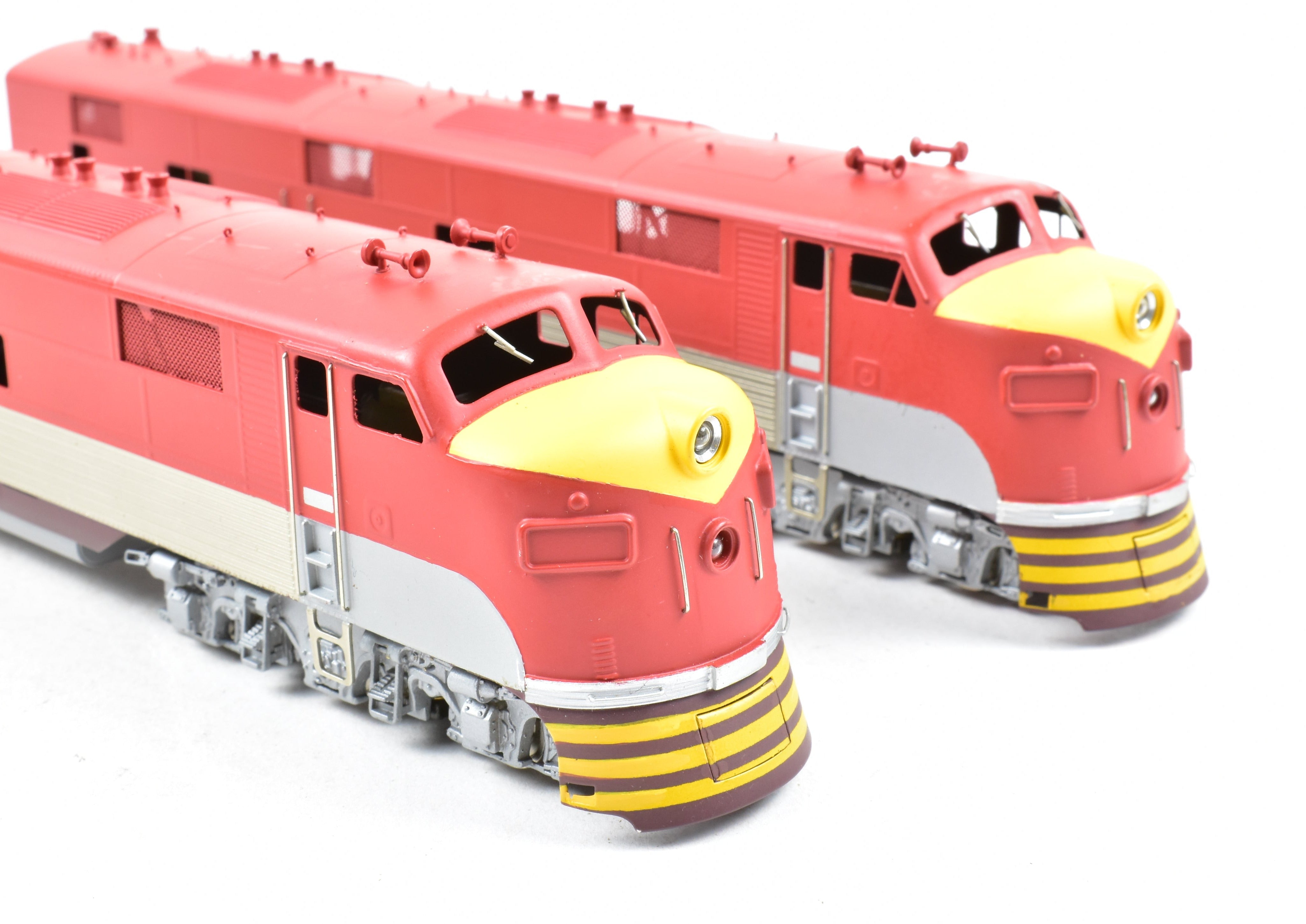 HO Scale Brass Hallmark Model Train Sets - Frisco and MKT (Missouri Kansas Texas Katy) The Texas Special E7 A - A Powered Locomotive Set