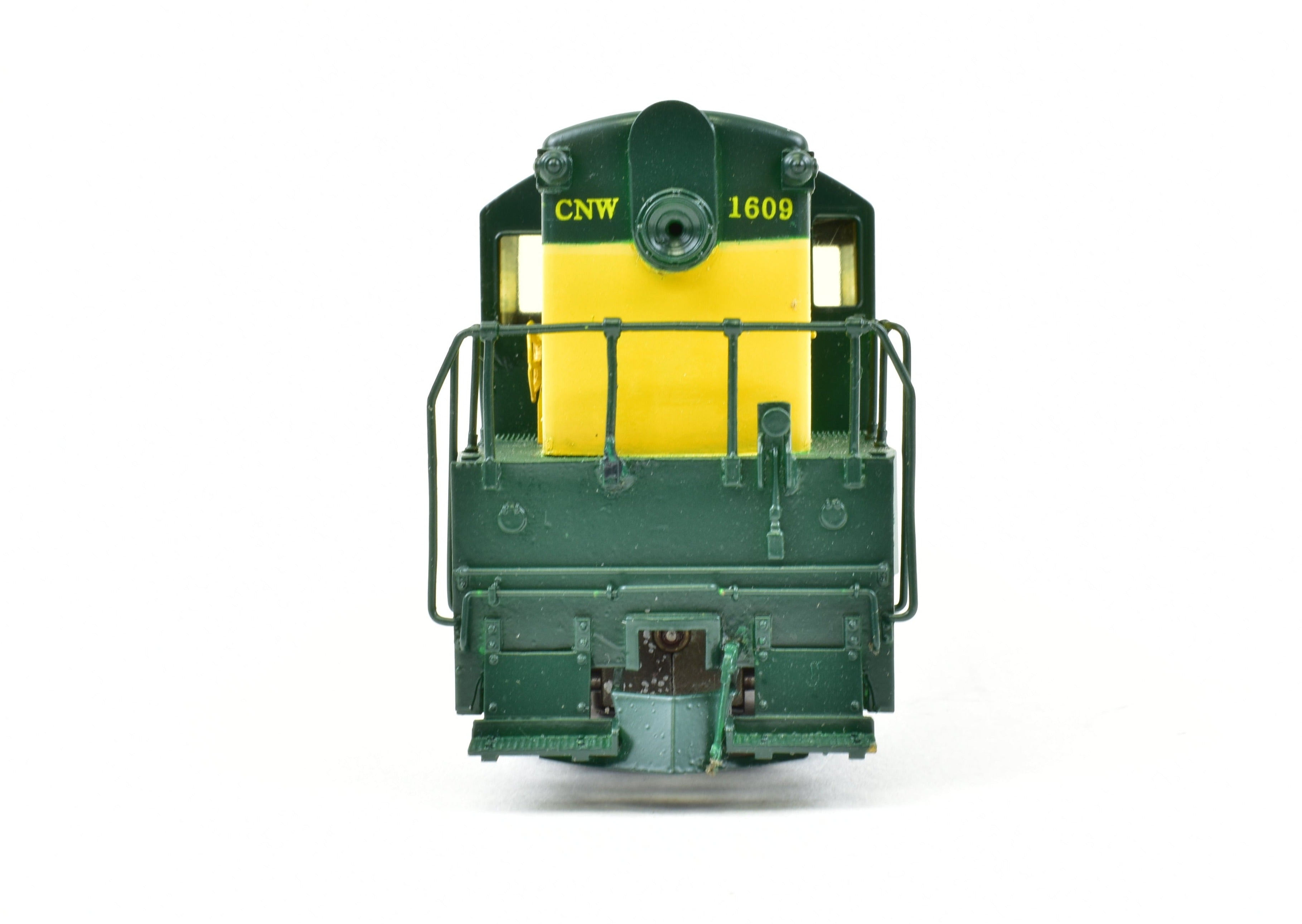 HO Scale Brass Chicago & North Western FM H - 16 - 66 Road Switcher FP #1609