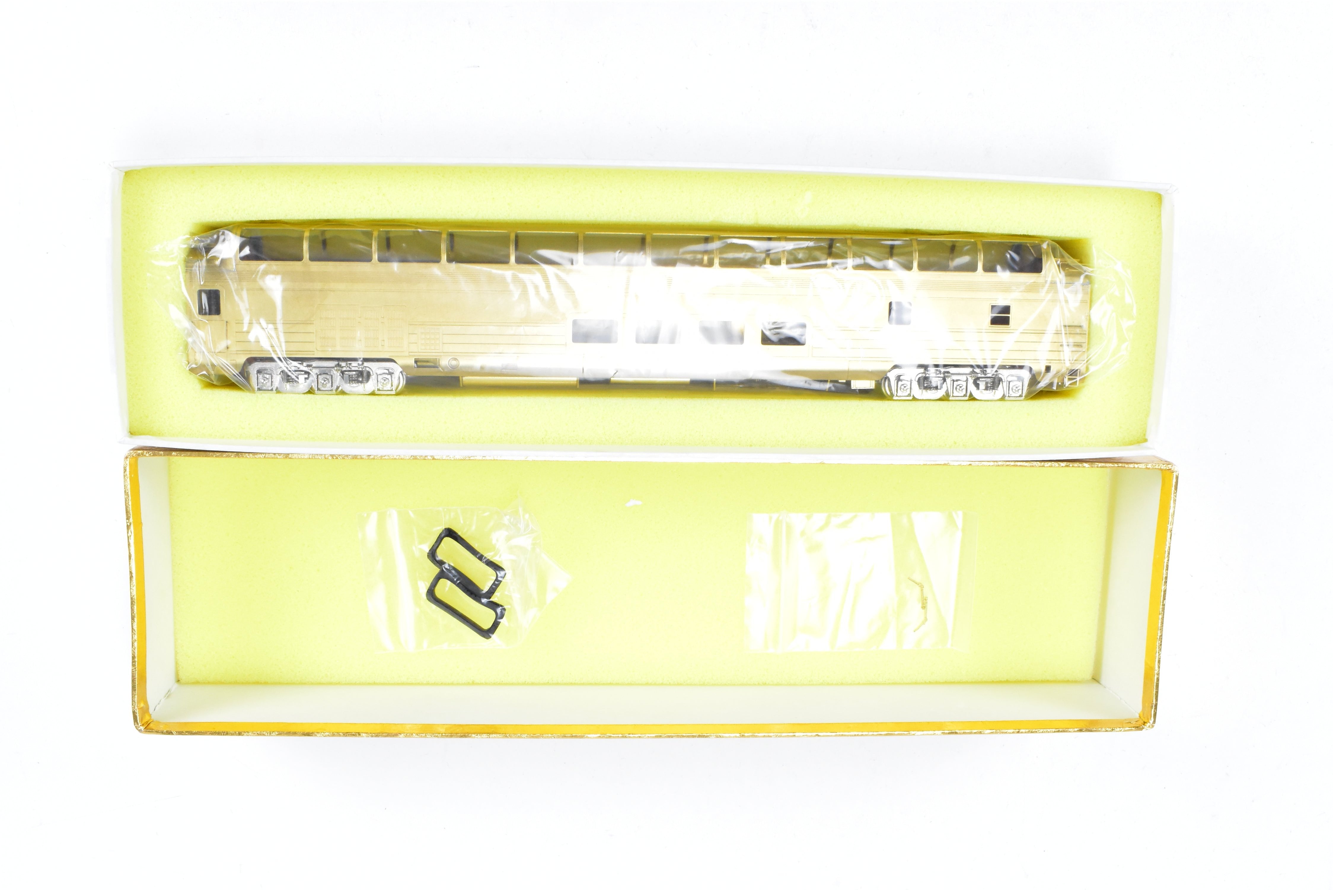 HO Scale Brass Model of Oriental Limited GN - Great Northern Empire 1390 Budd Super Dome Lounge Train Car