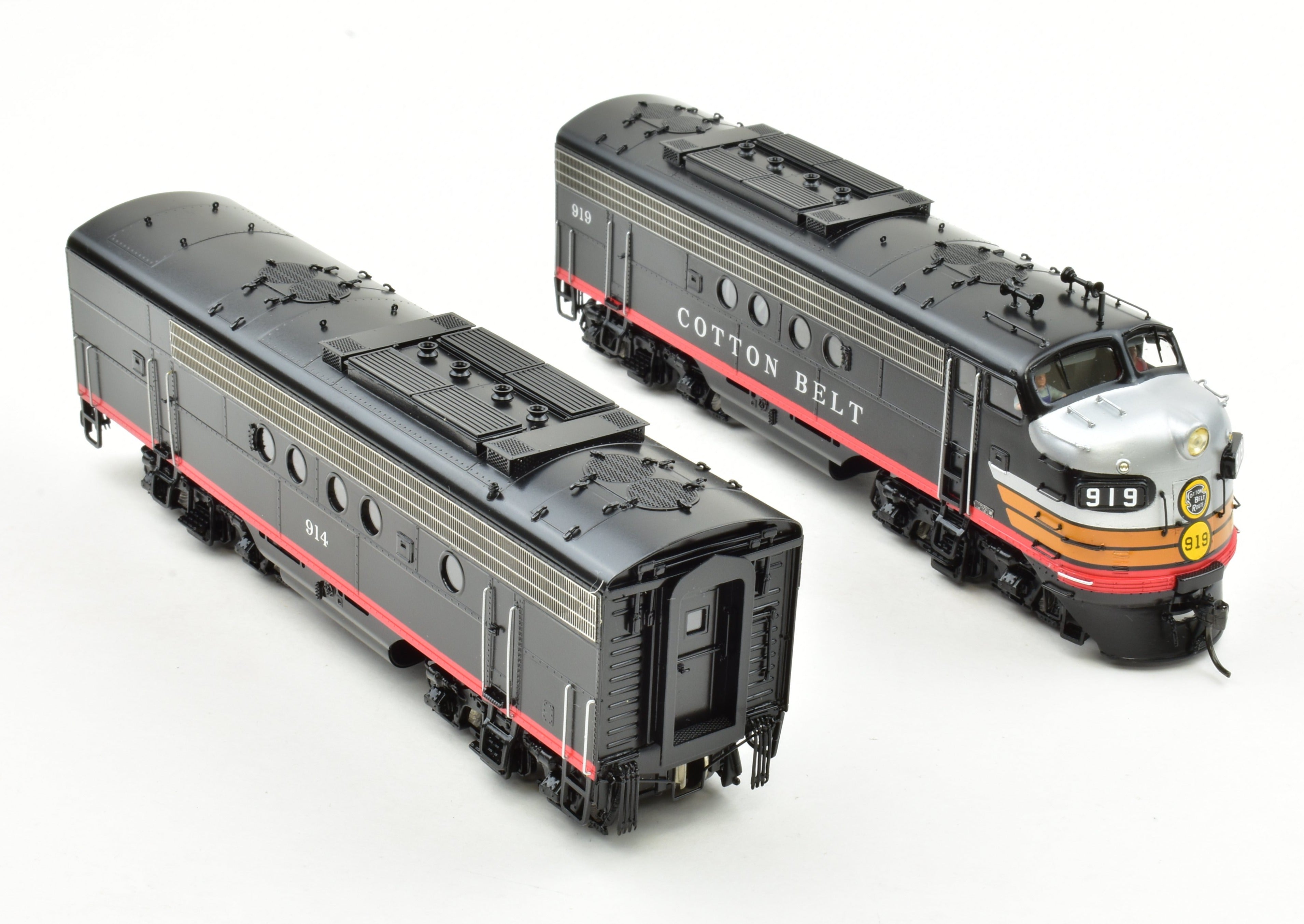 High - Quality HO Scale Brass Division Point DVP Model - Cotton Belt EMC FTA/B Set with Factory Painting