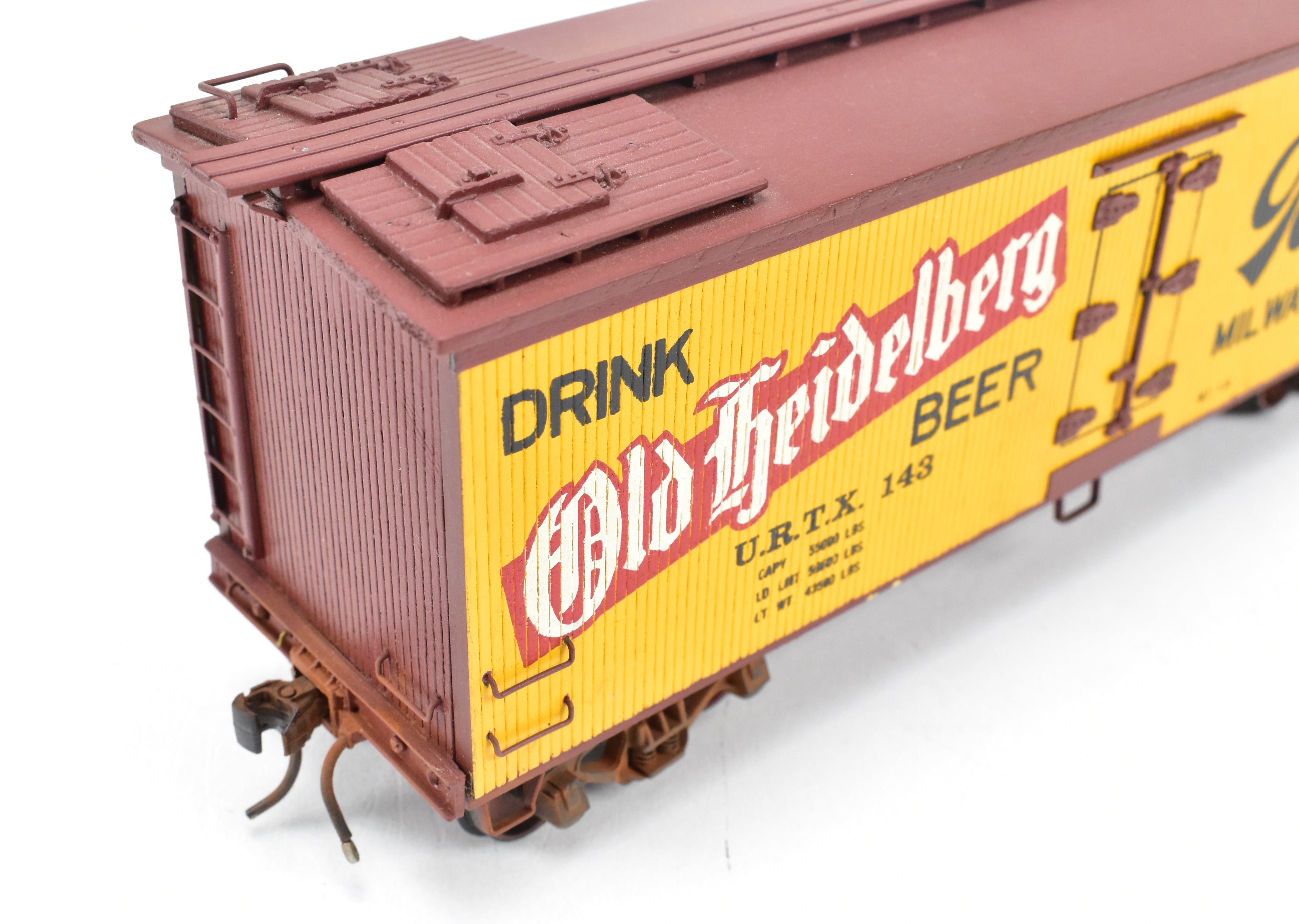 O Scale 36' Wood Beer Reefers: Schlitz & Old Heidelberg - 2 Professionally Built & Painted Models