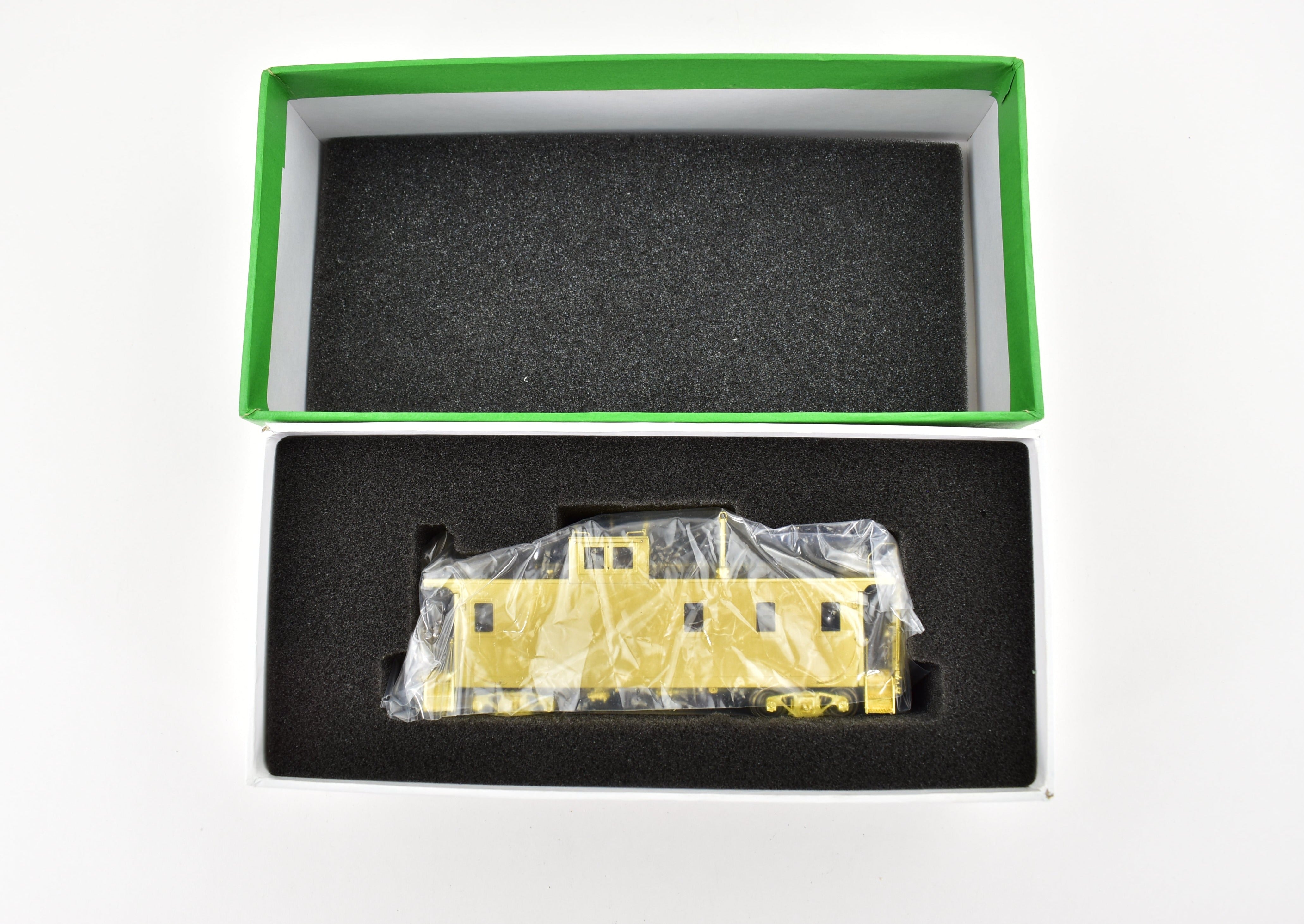1945 Era HO Brass OMI Great Northern Steel Caboose X256 - 268 by Overland Models