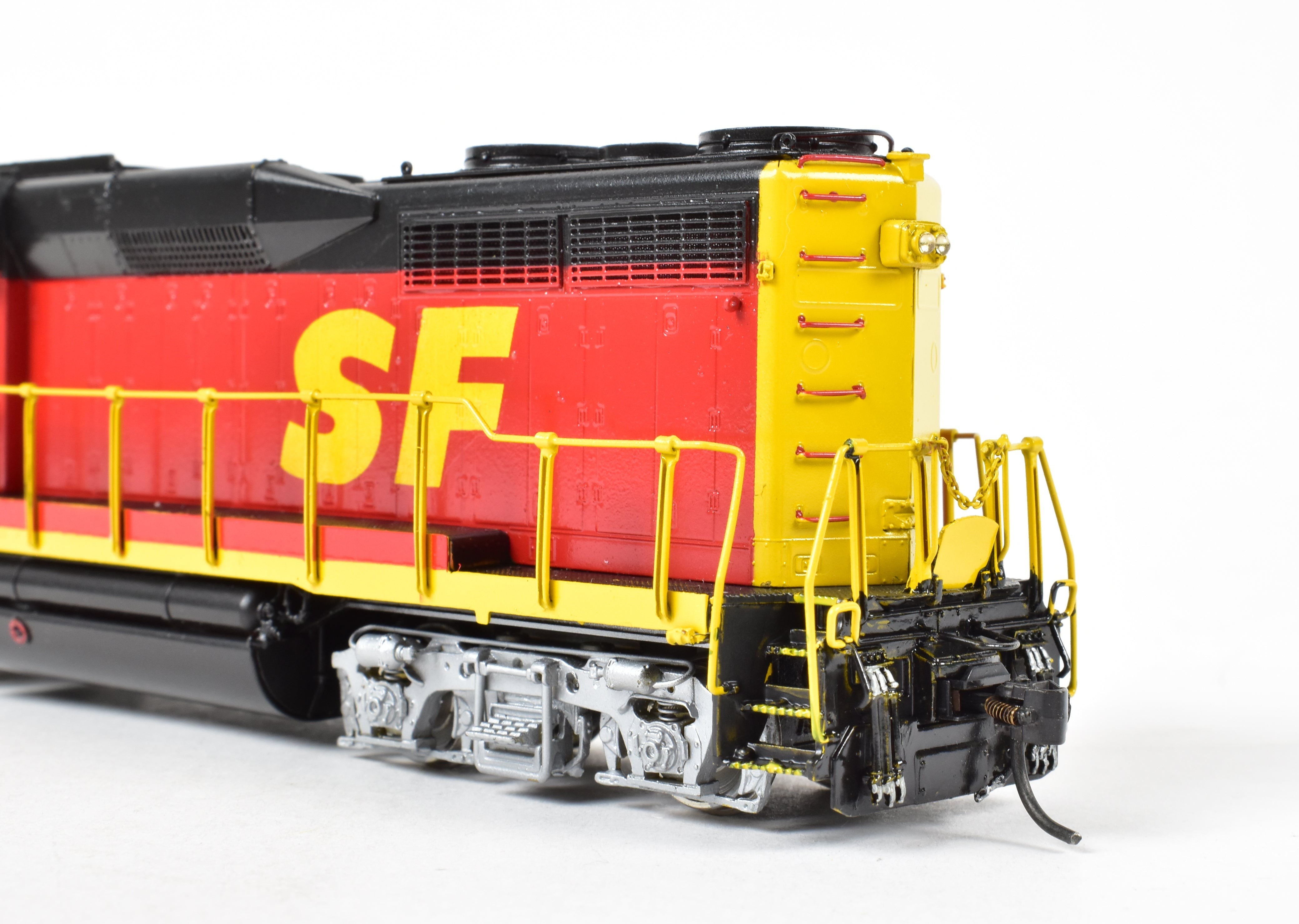 HO Scale Brass Model Train by Overland Models Inc. (OMI) - AT&SF Santa Fe EMD GP30u Rebuild in SPSF Merger Kodachrome Paint Scheme
