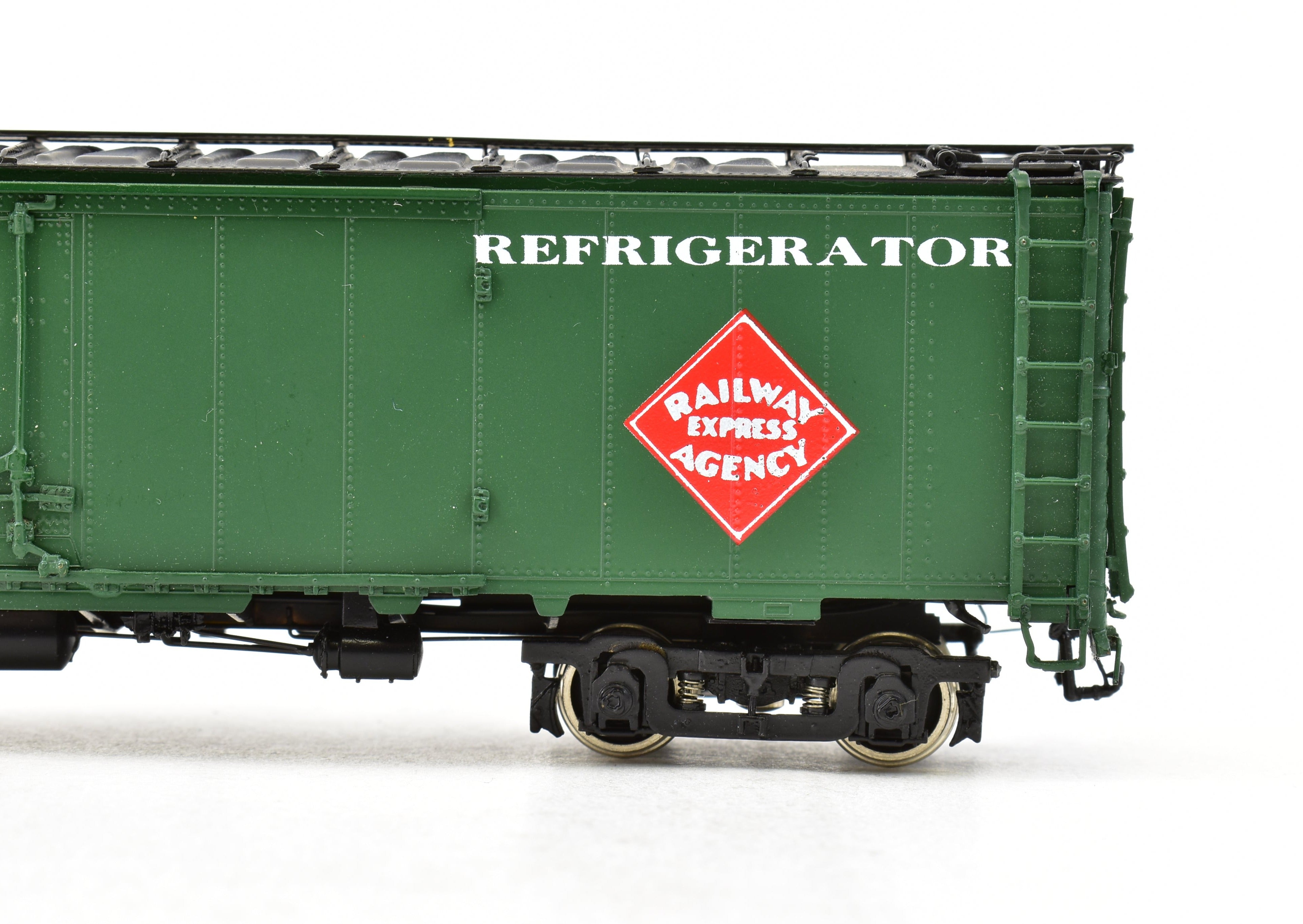 1993 HO Brass Challenger Imports 52' Steel Express Refrigerator Car