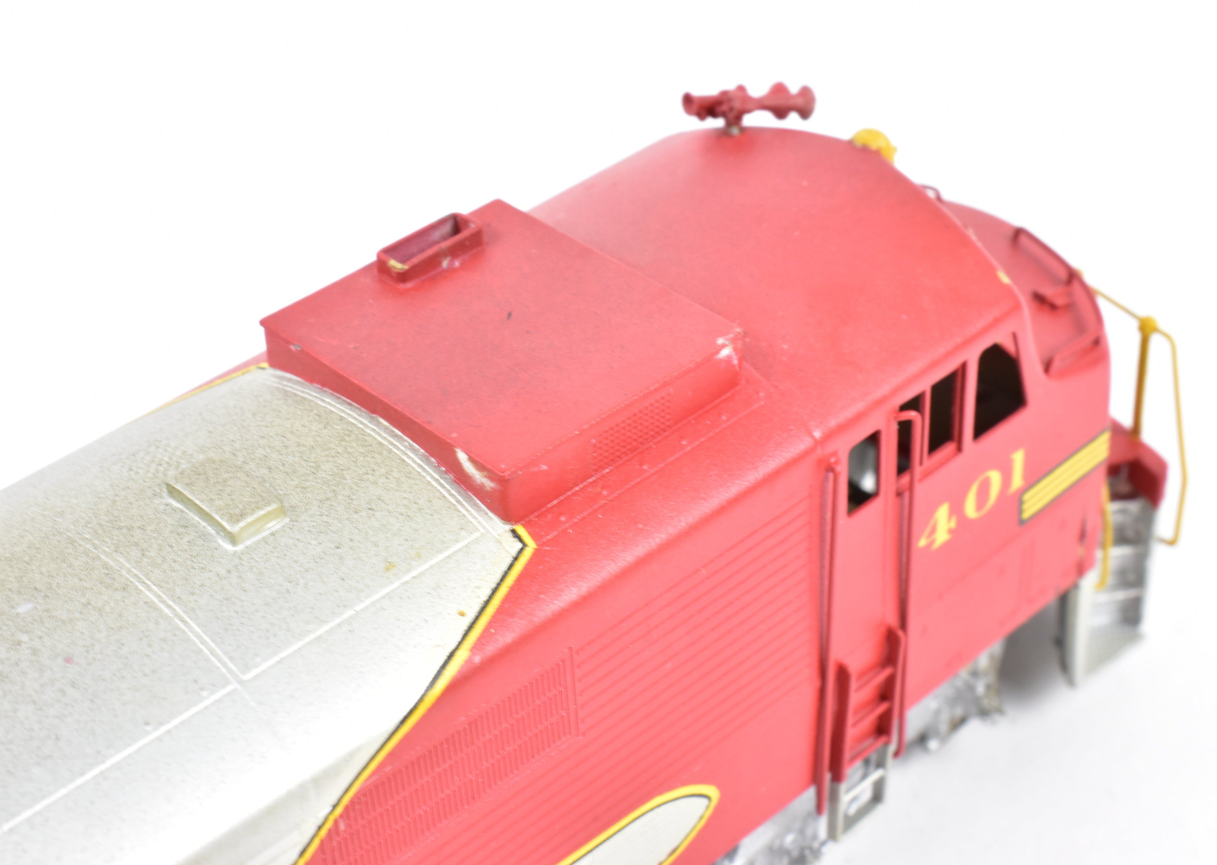 HO Scale Brass Hallmark Models ATSF - Santa Fe GE U30CG Cowl Passenger Diesel Locomotive with Custom Painting and Detailing