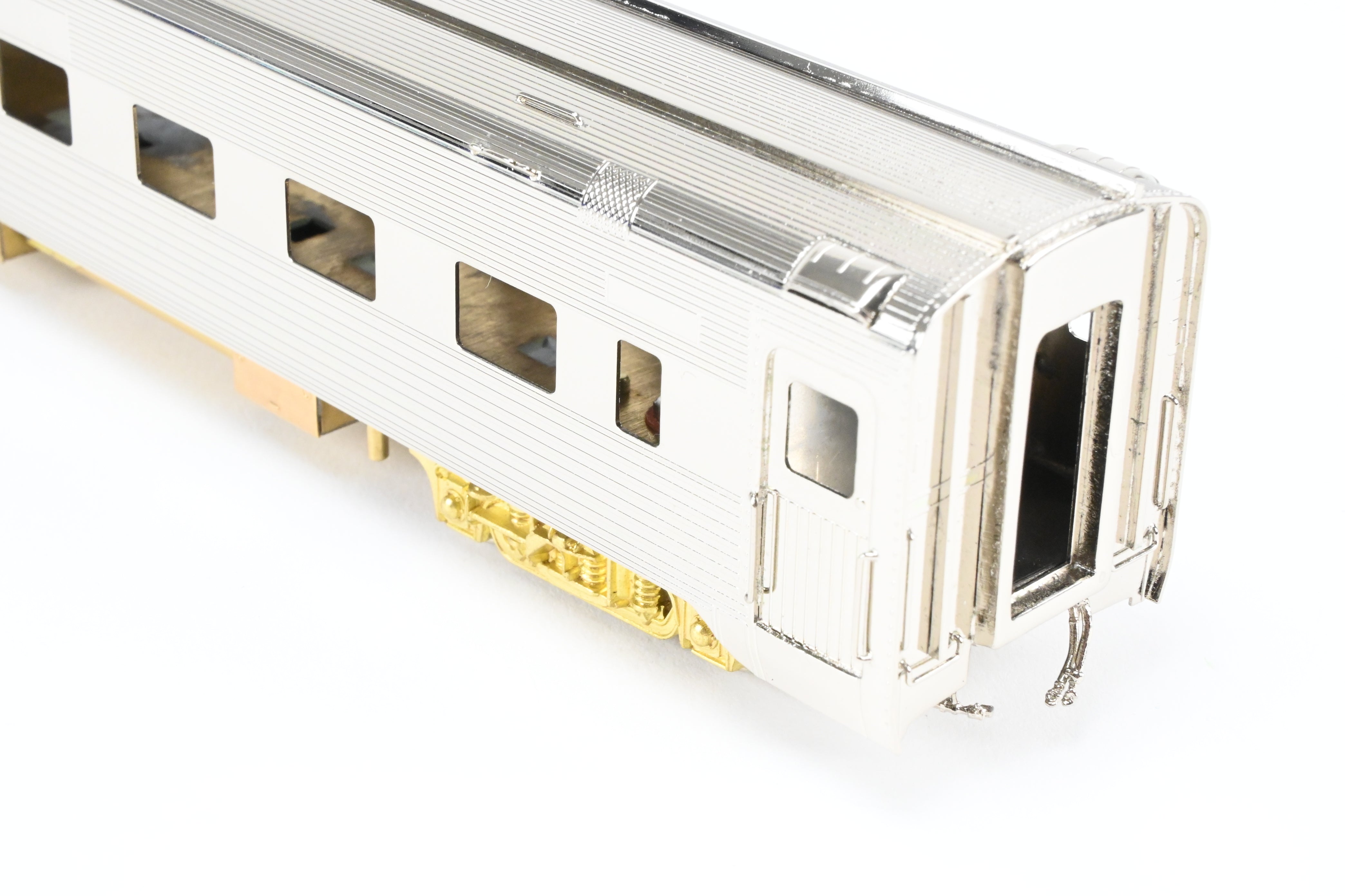 HO Scale Brass Cascade Models AT&SF - Santa Fe Budd Pine Series 10RMT - 6DBR Non - Skirted Sleeper Model Train Car