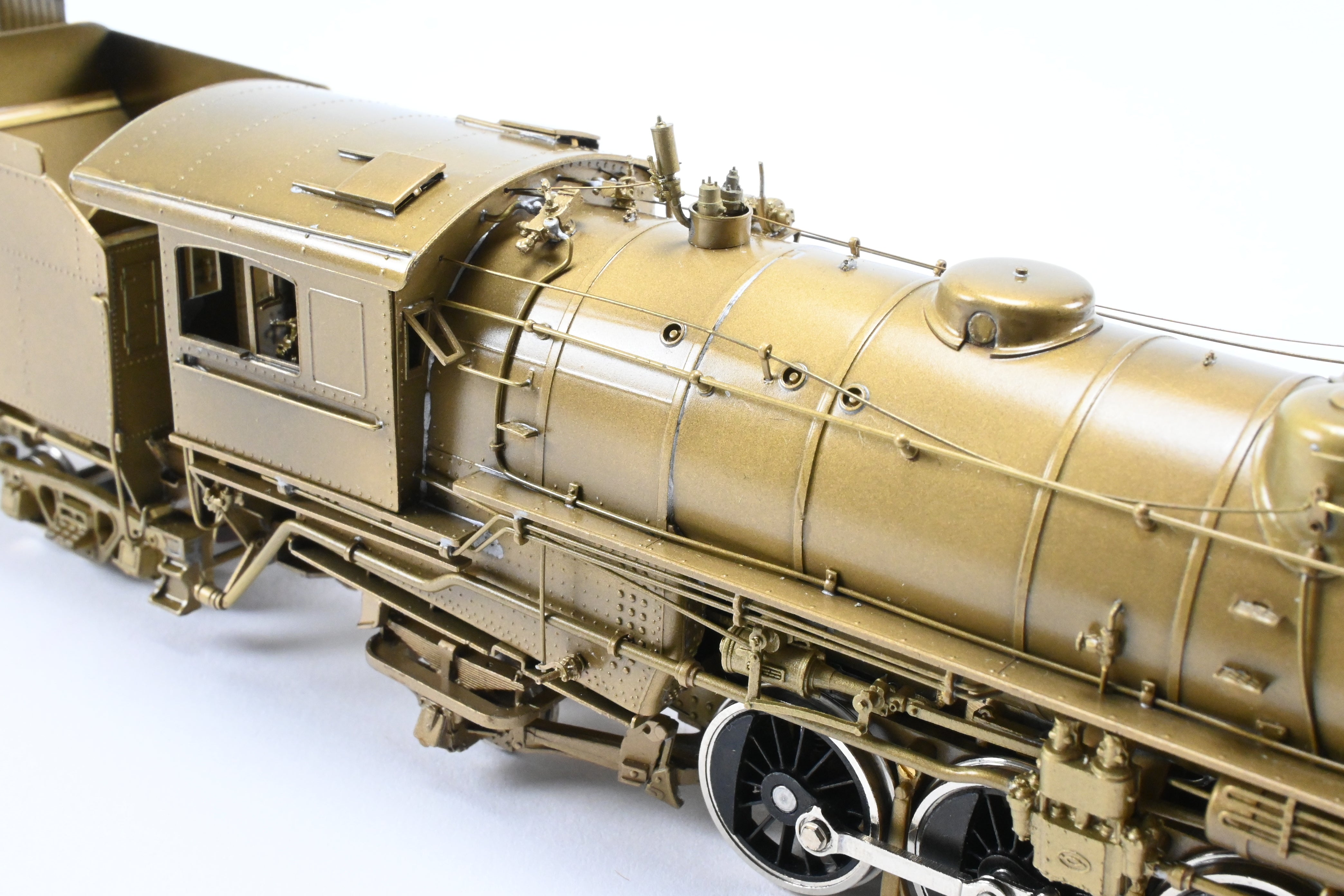 HO Scale Brass Pacific Fast Mail (PFM) Model Train - United D&RGW - Denver & Rio Grande Western 2-10-2 Early Version F-81 Crown Model with High - Detail Features