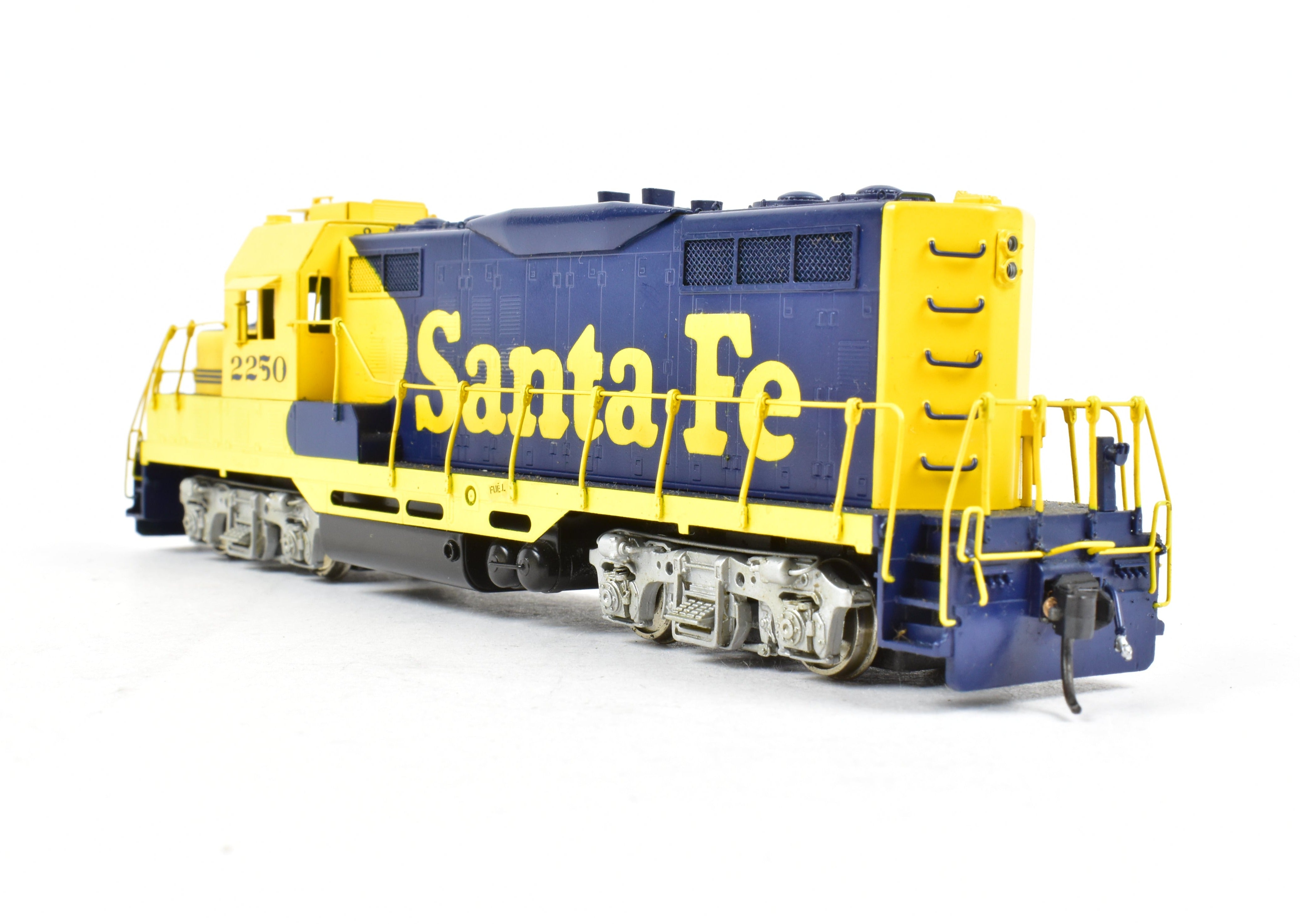HO Scale Brass Hallmark Model ATSF - Santa Fe EMD GP - 7R Custom - Painted Railroad Locomotive Model