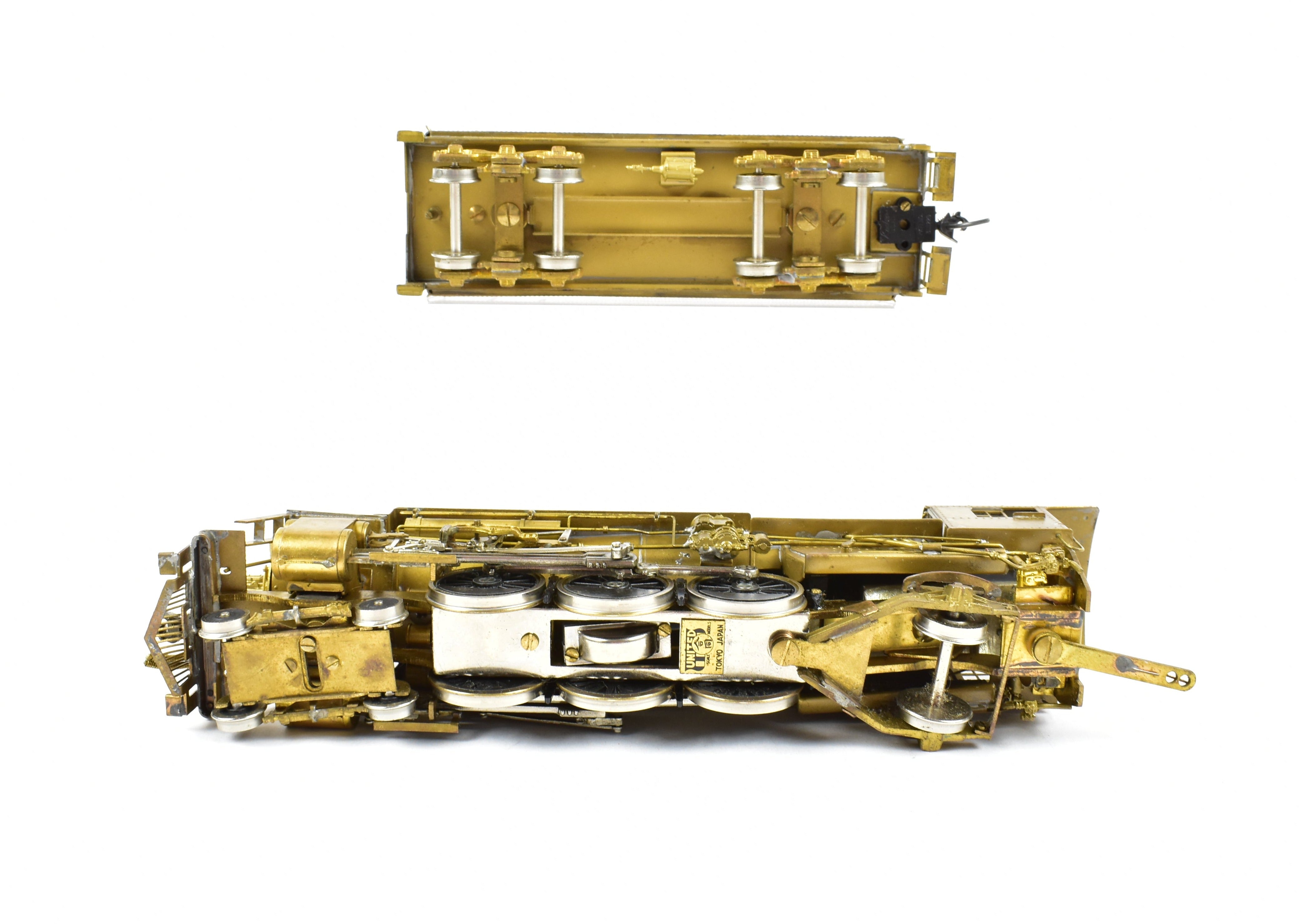 HO Scale Brass Pacific Fast Mail Model - United States Railway Administration Various Roads 4 - 6 - 2 Light Pacific Locomotive from Atlas Industries in Japan