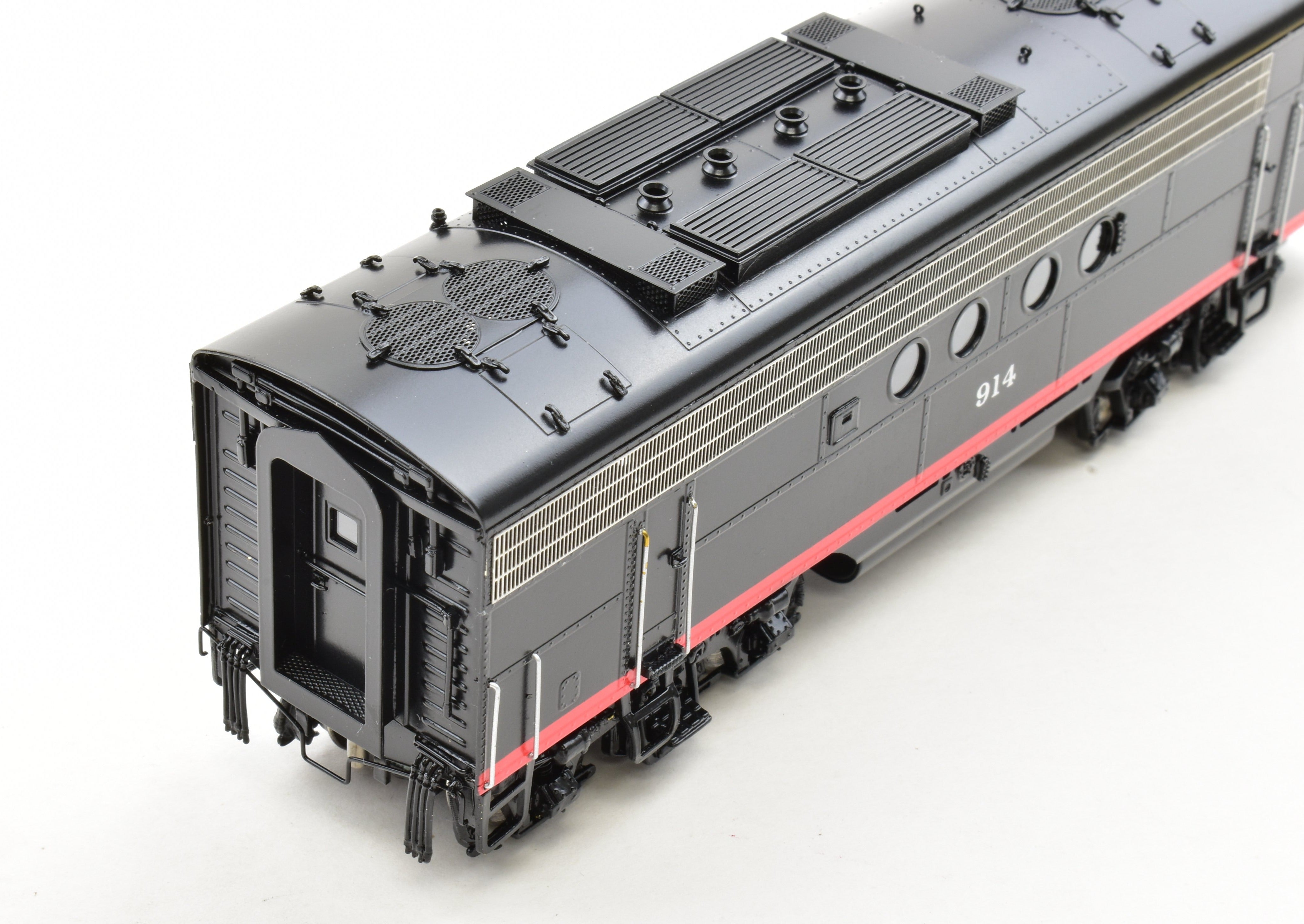 High - Quality HO Scale Brass Division Point DVP Model - Cotton Belt EMC FTA/B Set with Factory Painting