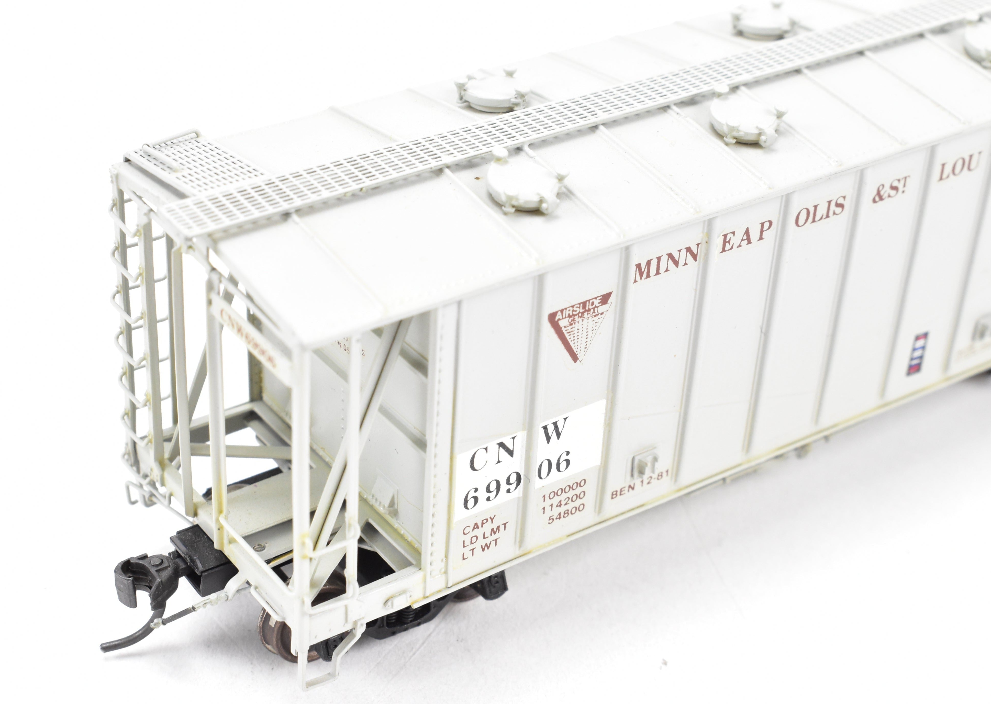 HO Brass OMI Airslide Covered Hopper - M&StL with C&NW Patch CP 69906