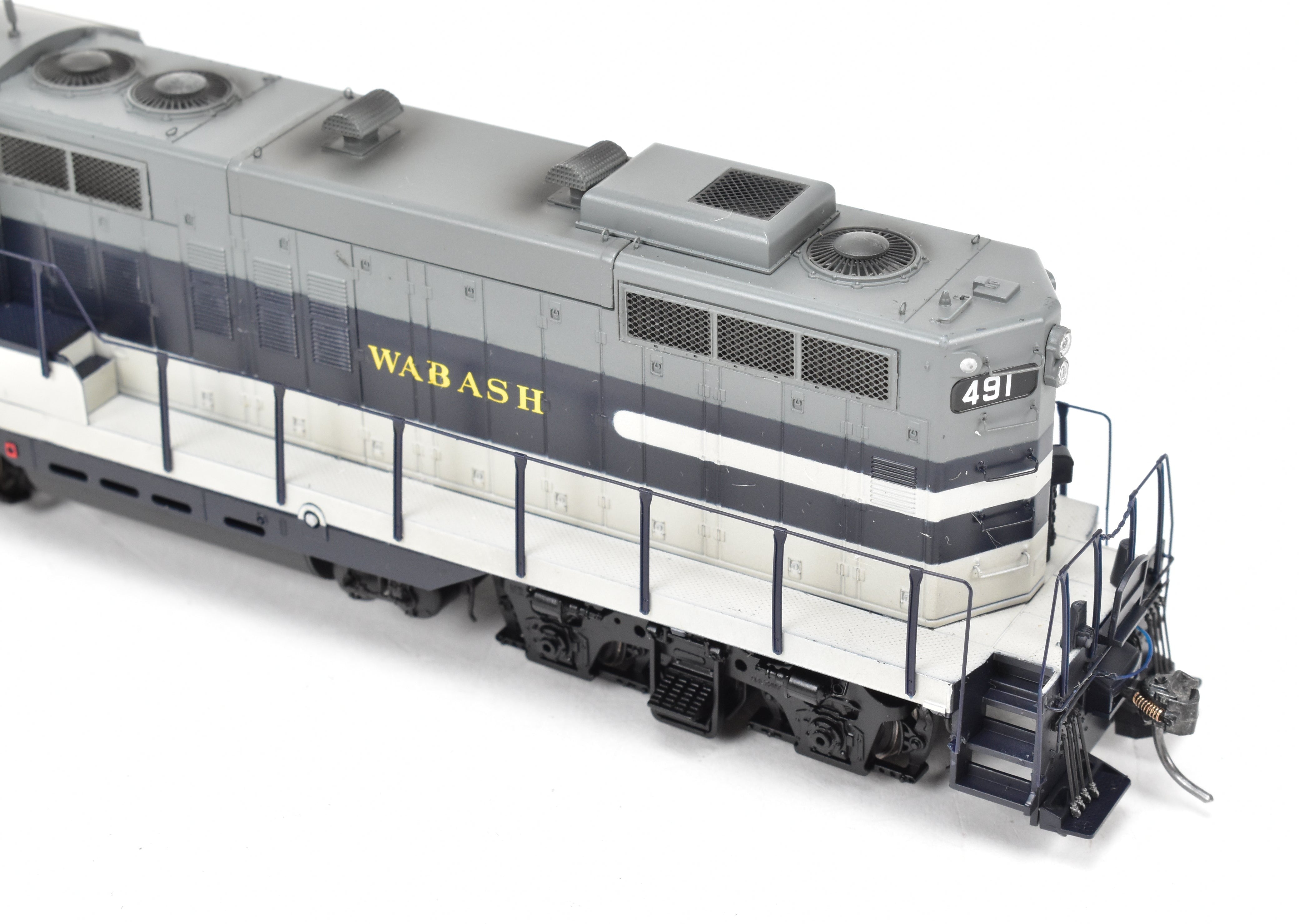 Athearn Genesis Wabash EMD GP - 9 with Tsunami DCC, Sound, and Light Weathering #491