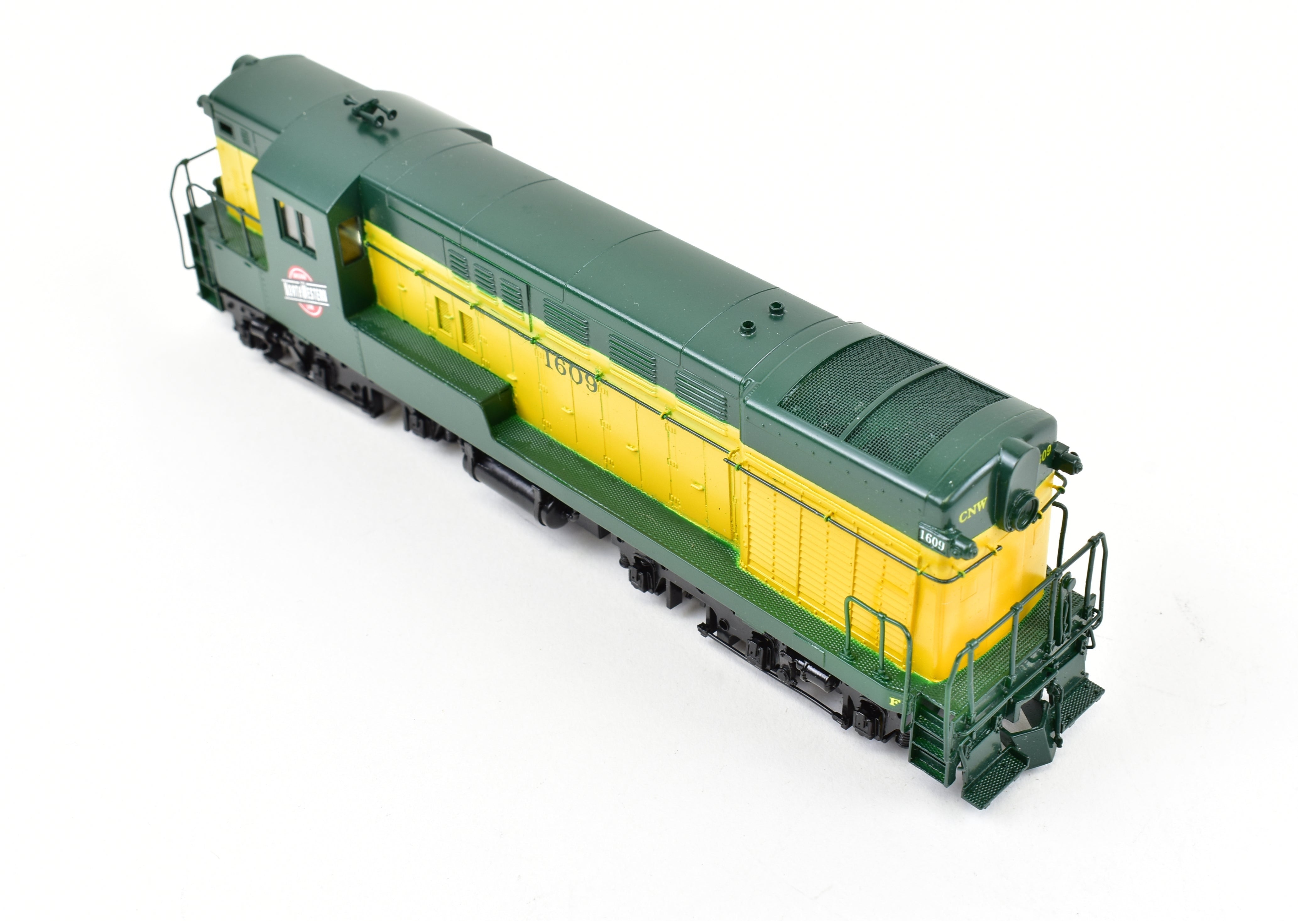 HO Scale Brass Chicago & North Western FM H - 16 - 66 Road Switcher FP #1609