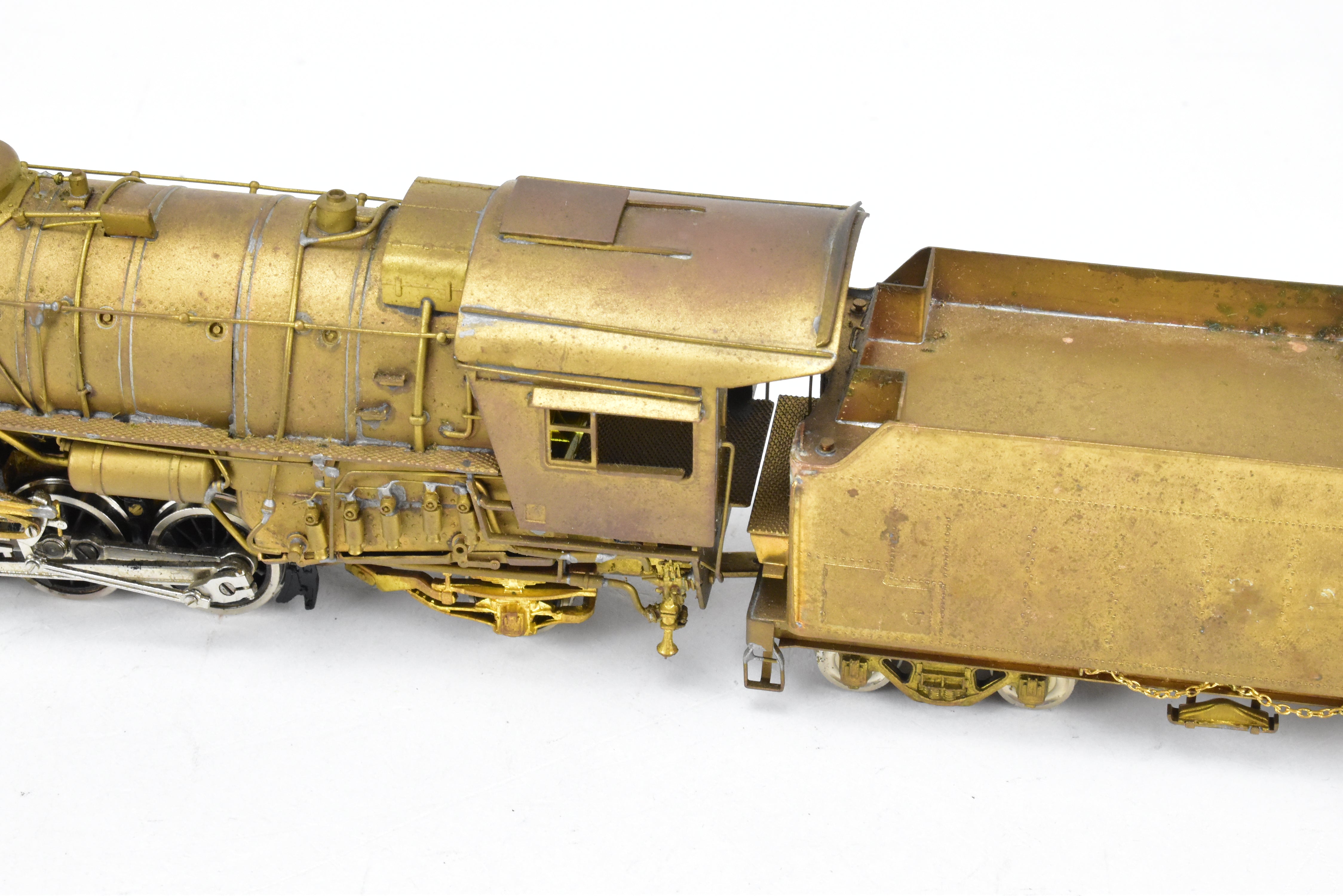 High - Quality HO Scale Brass Pacific Fast Mail (PFM) Model of United C&O - Chesapeake & Ohio H - 6 2 - 6 - 6 - 2 Steam Locomotive
