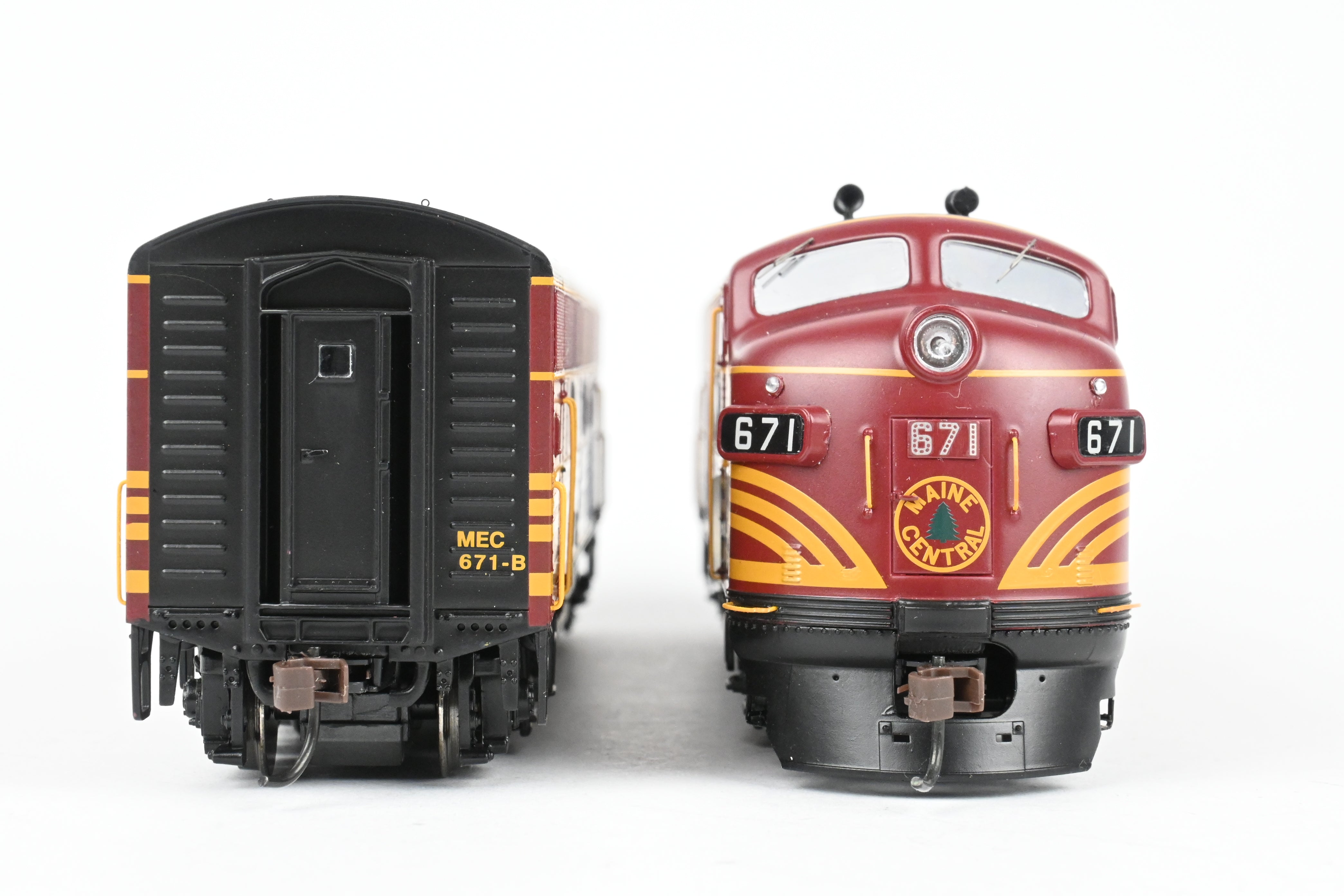 Athearn Genesis B&M Boston & Maine EMD F3-A/B Phase II Mint Passenger Set