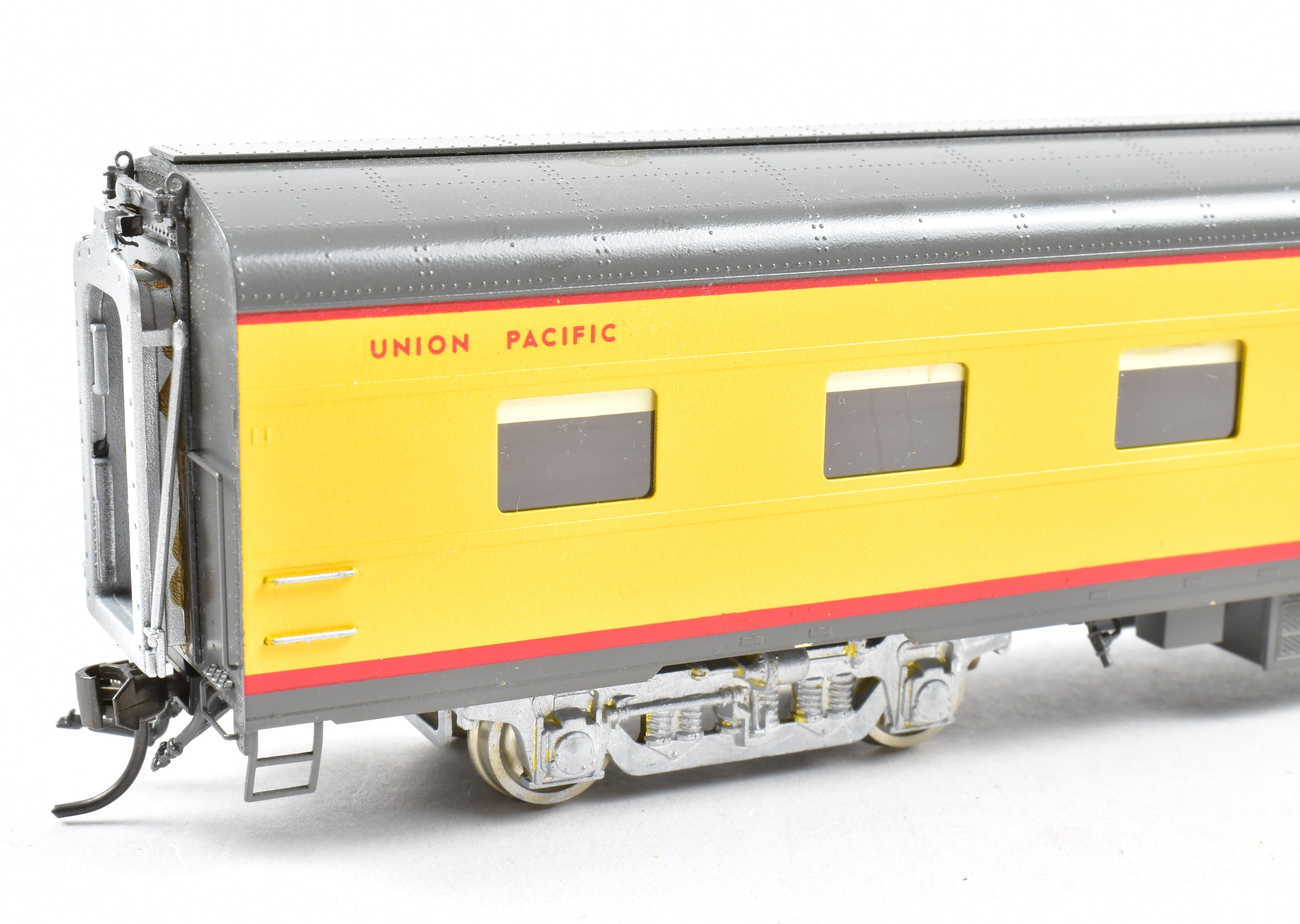 High - Quality HO Scale Brass Cascade Models C&NW - Chicago & North Western 12 RMT/4DBR Western Series Sleeper Car for Model Trains, CP Version