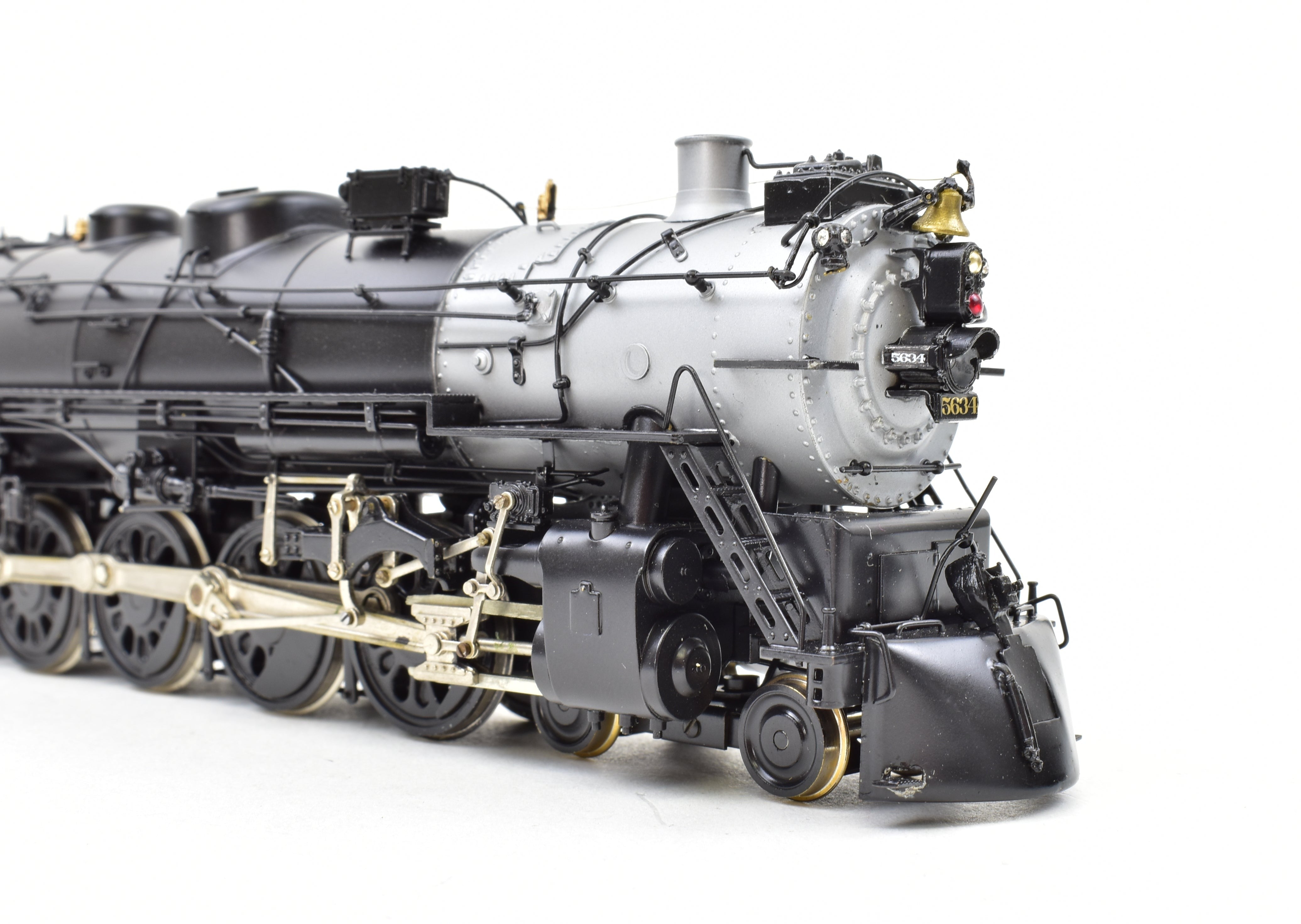 HO Scale Brass Pacific Fast Mail Model - Toby CB&Q Burlington Route 4-8-4 Class O-5a Crown Model Professionally Painted No. 5634