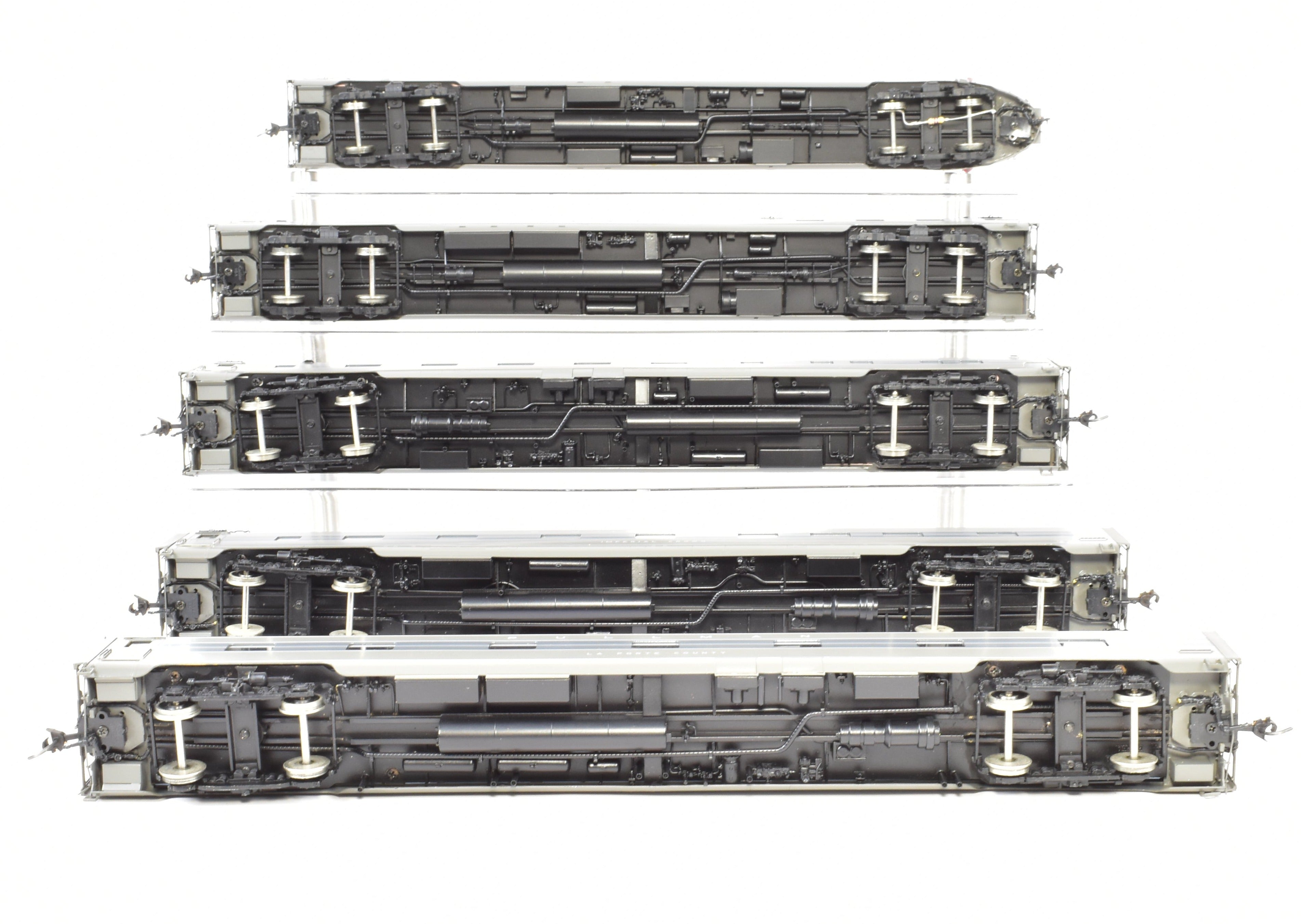 HO Scale Brass Passenger Car Set - Challenger Imports NYC - New York Central 1940 20th Century Limited 10-Car Passenger Train Collection