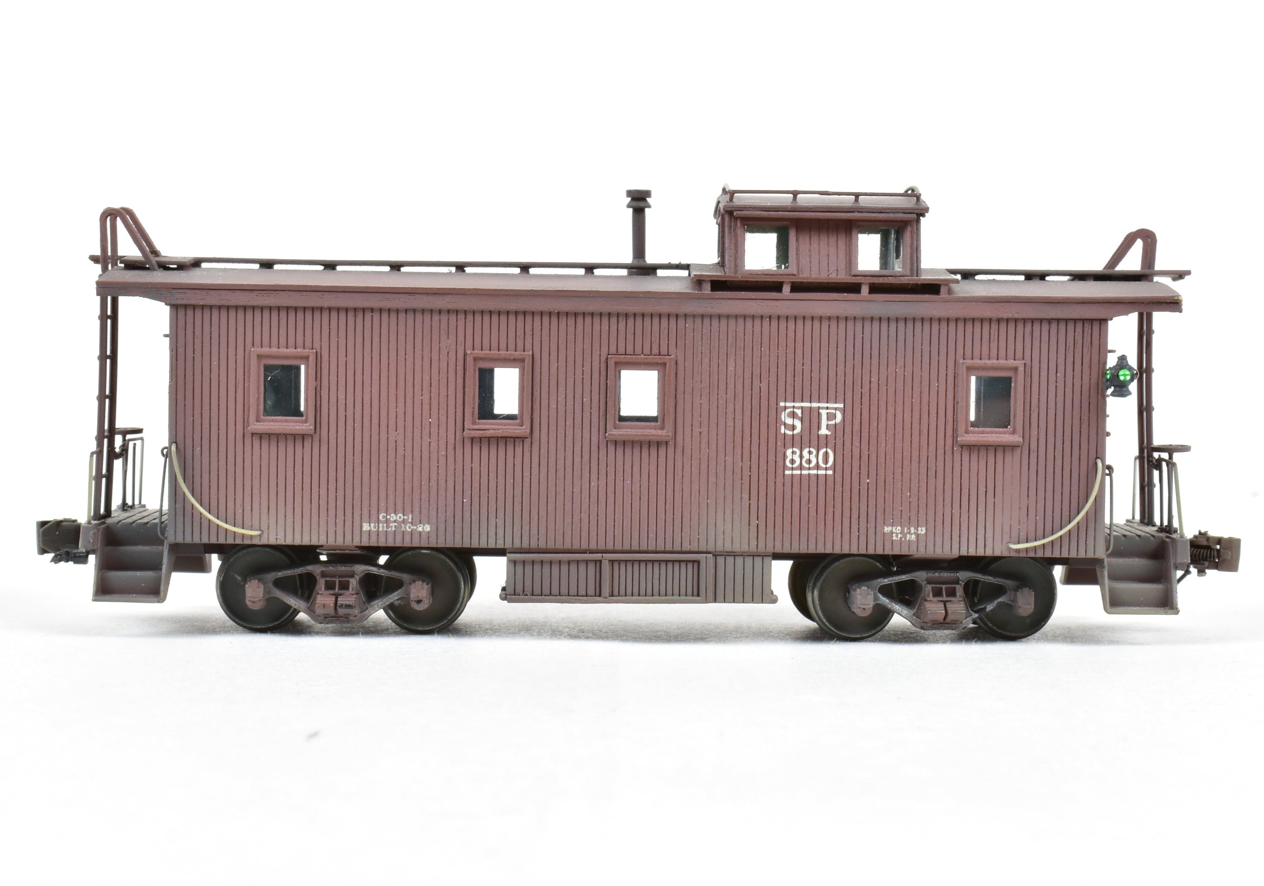 AMB American Model Builders SP Southern Pacific C-30-1 Wood Side Caboose #880 Pro-Assembled