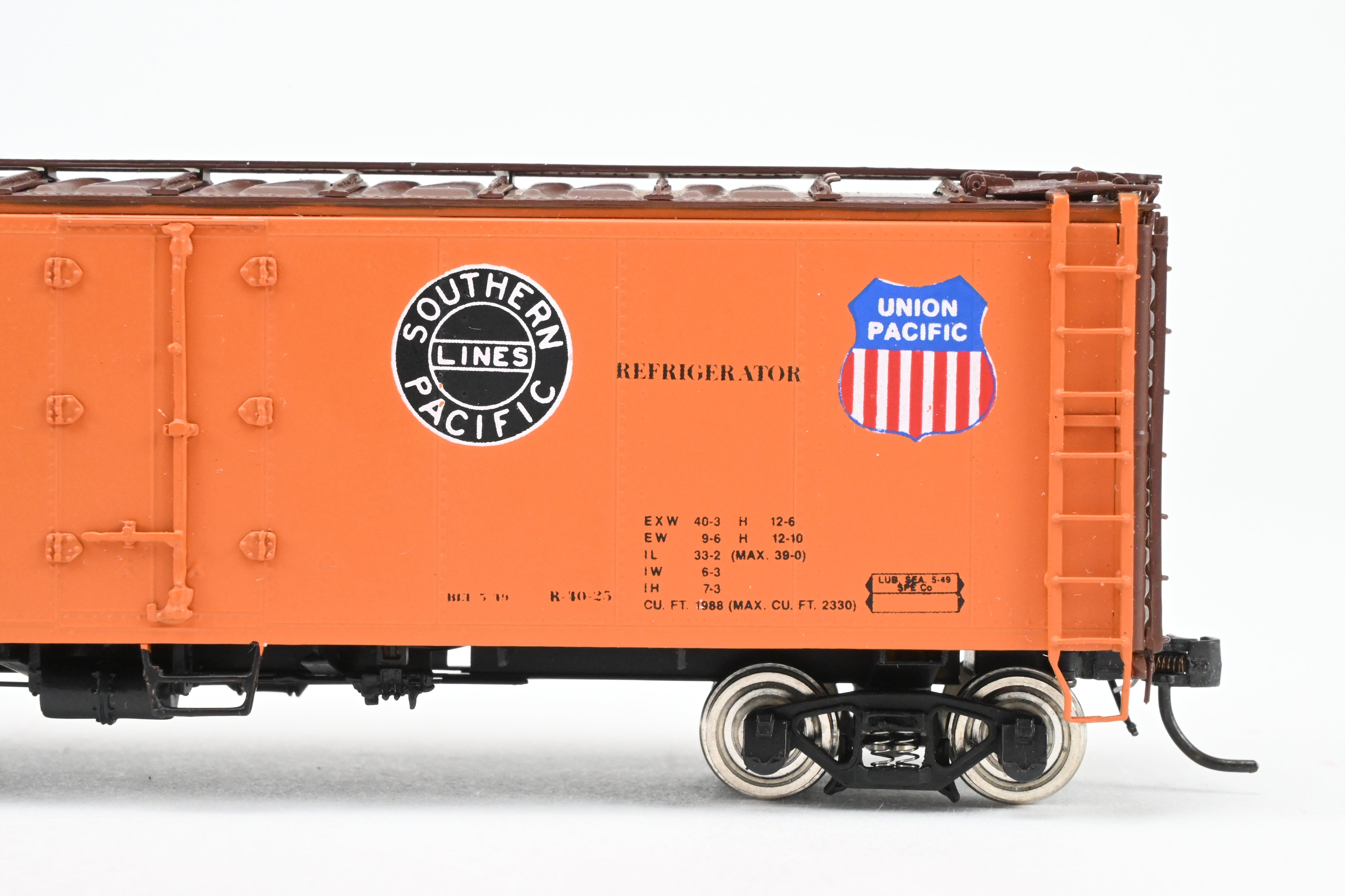 High - Quality HO Scale Brass CIL - Challenger Imports PFE - Pacific Fruit Express R - 40 - 25 Refrigerator Car Model, FP #2627