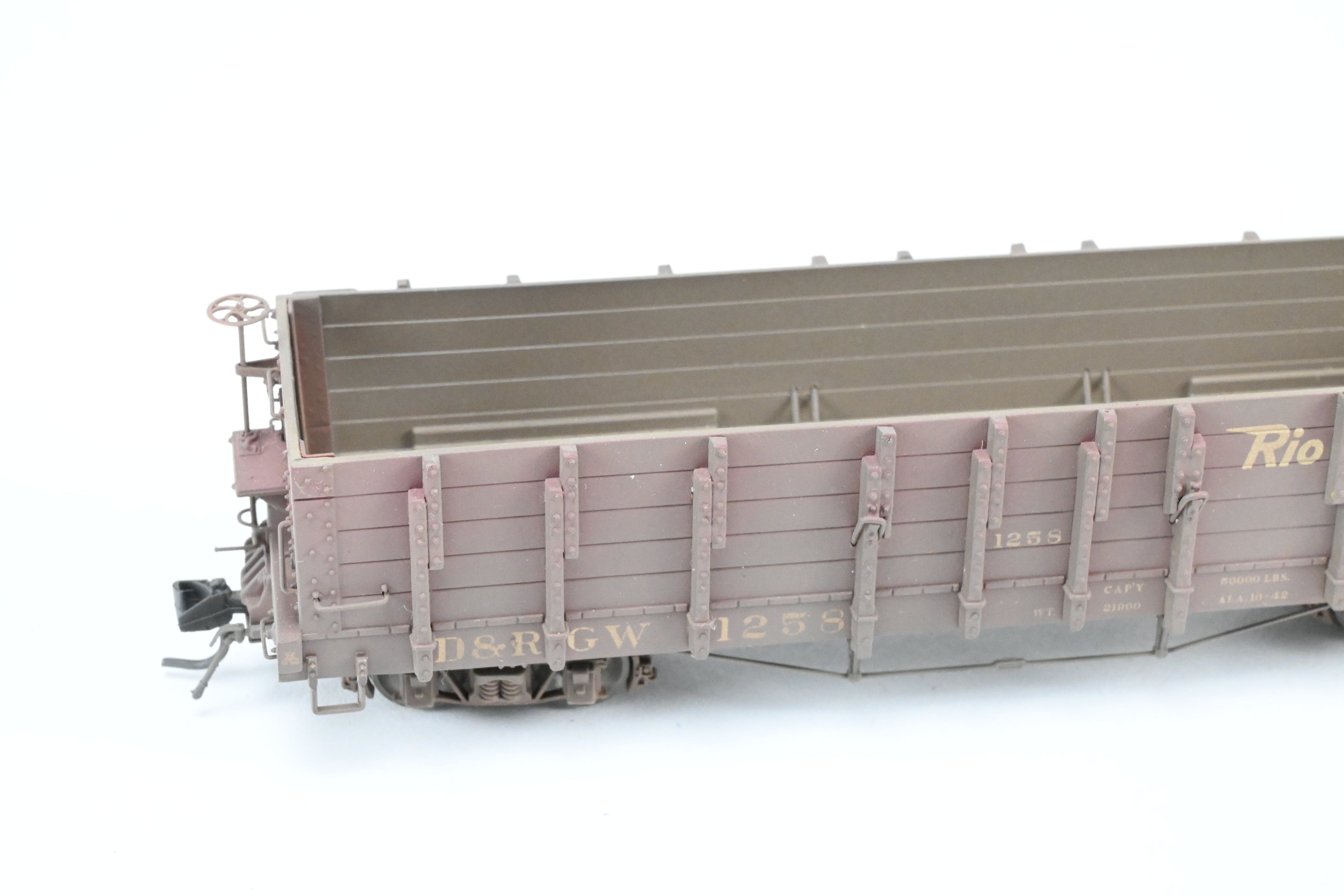HOn3 Scale Blackstone Models Denver & Rio Grande Western High Side Gondola Model - Flying Grande Herald No. 1258, Weathered Finish