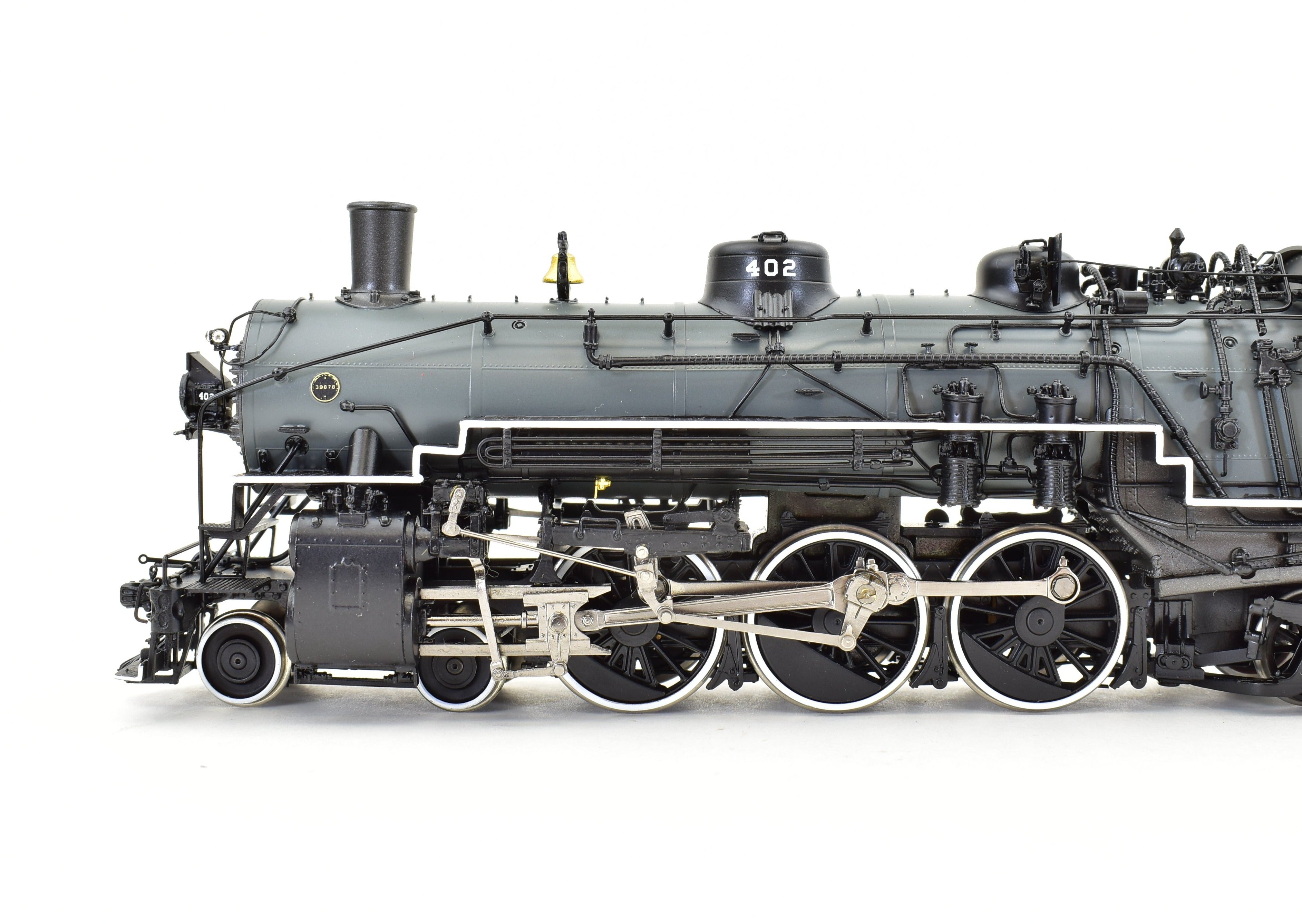 HO Scale Brass Steam Locomotive - Division Point DM&IR - Duluth Missabe & Iron Range Class P 4-6-2 #402 with Grey Boiler Scheme and Front Pilot