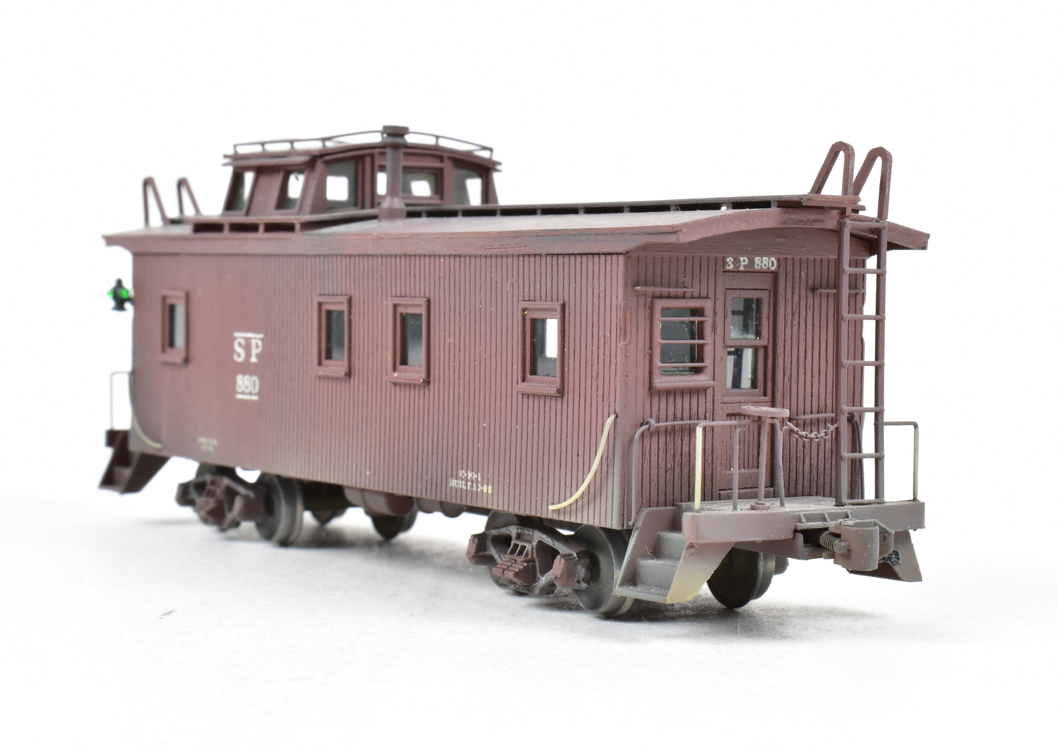 AMB American Model Builders SP Southern Pacific C-30-1 Wood Side Caboose #880 Pro-Assembled
