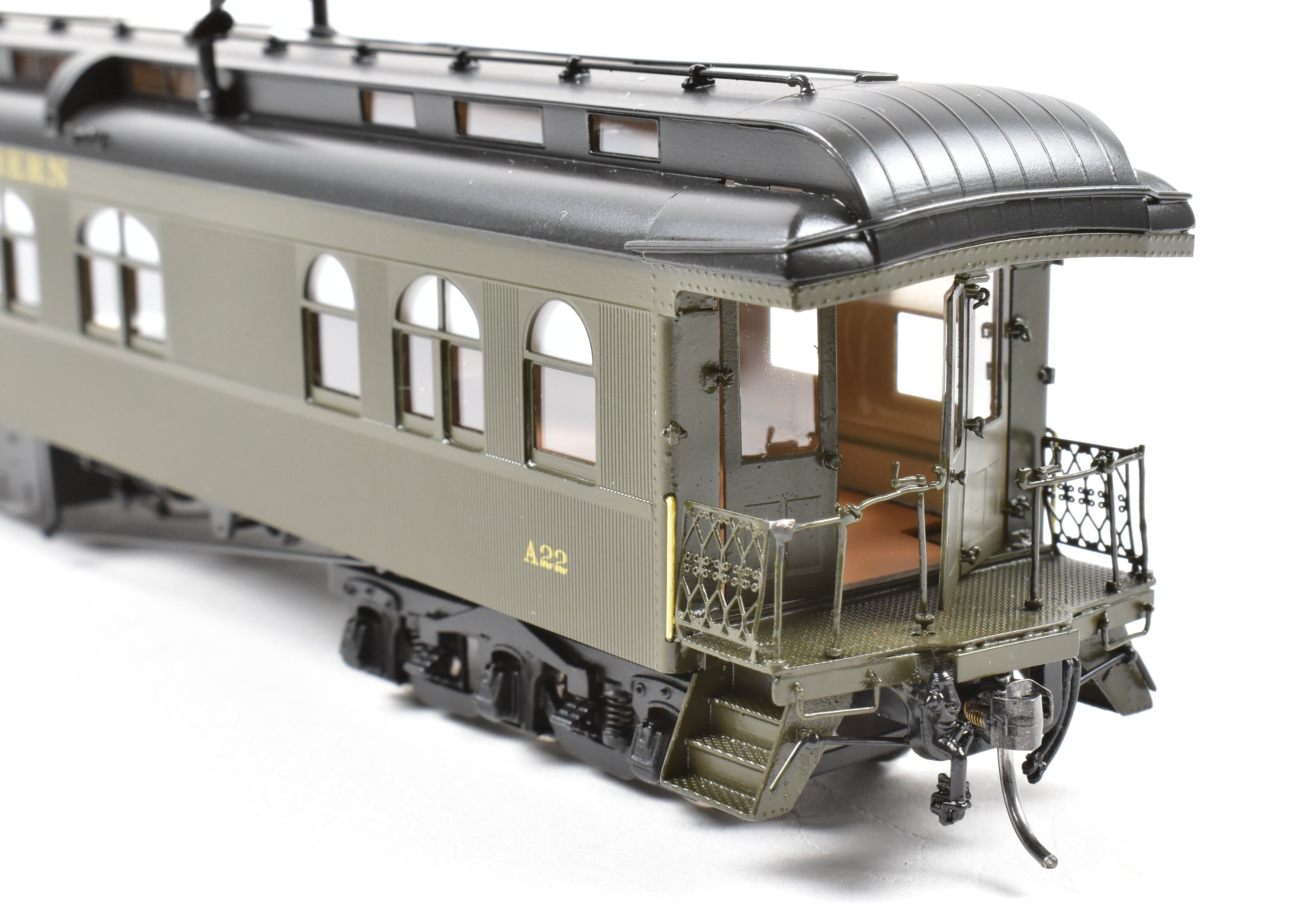 High - Quality HO Scale New Brass Model of North Bank Line (NBL) and Great Northern (GN) A22 Business Car with Wood Sides in Pullman Green for Model Train Enthusiasts