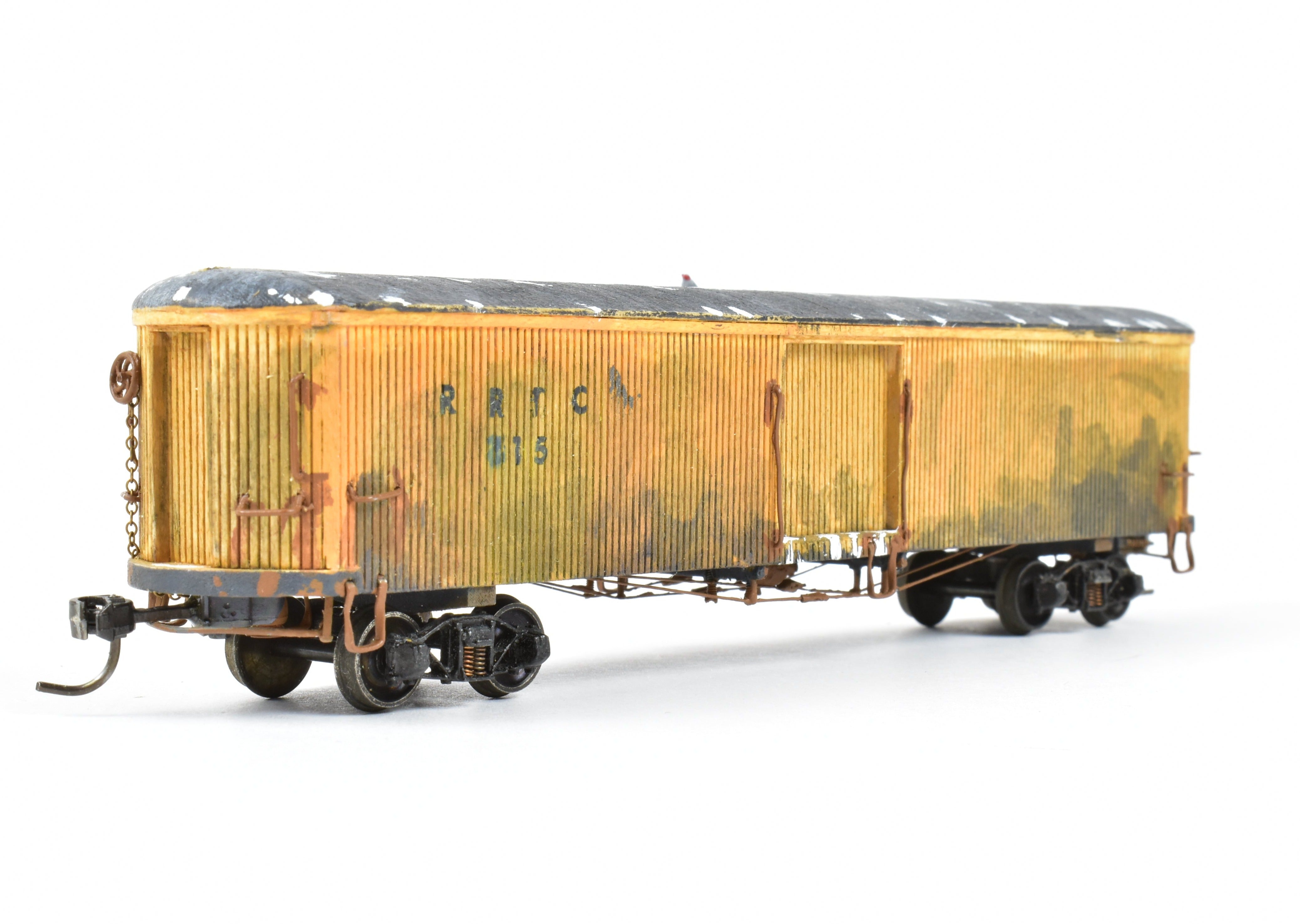 HO La Belle Woodworking Yellow #215 Fully Assembled Weathered Freight/Baggage Trailer