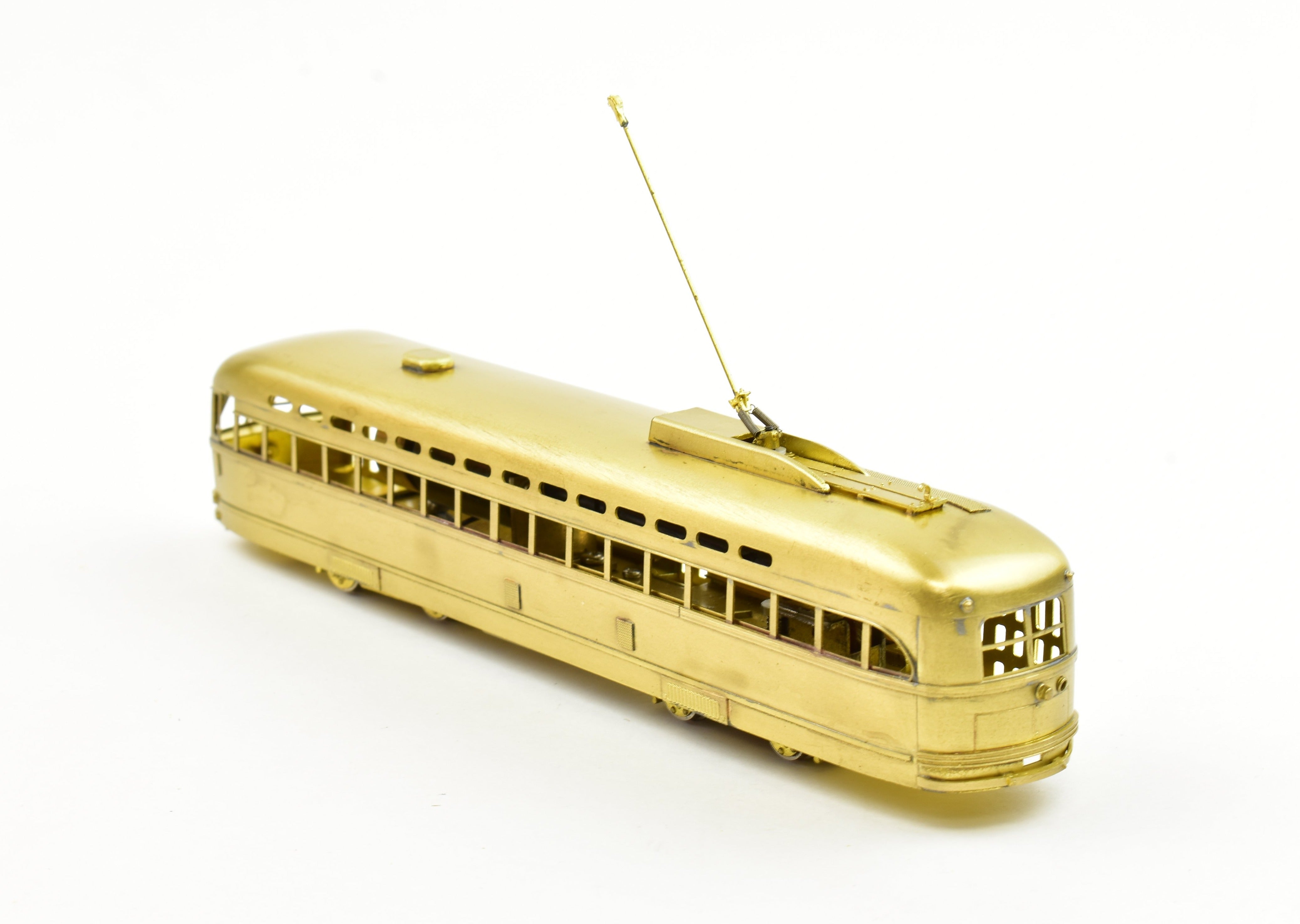 HO Scale Brass Model Train - The Car Works CSL Chicago Surface Lines 1946 Pullman Green Hornet PCC Car Replica