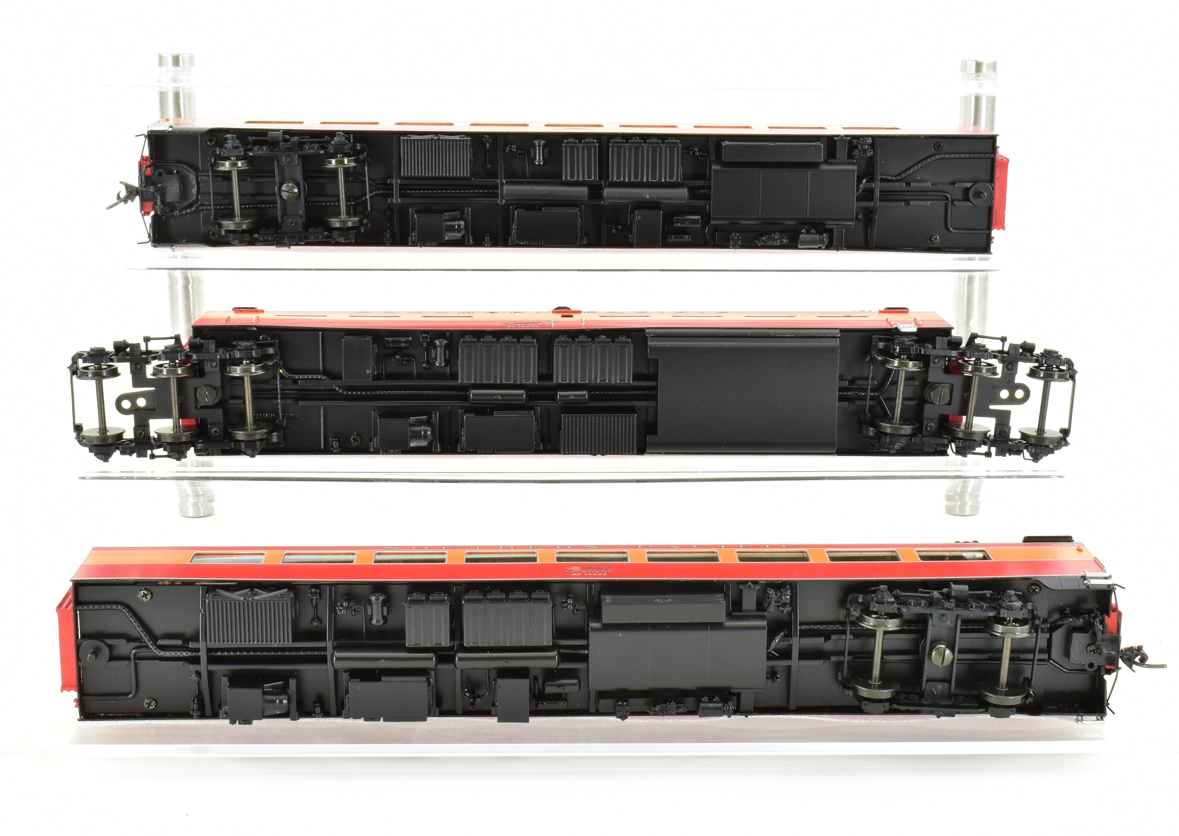 HO Scale Brass Model Train Consignment Set - Challenger Imports SP - Southern Pacific 1955 Shasta Daylight 10 - Car Train Set with FP