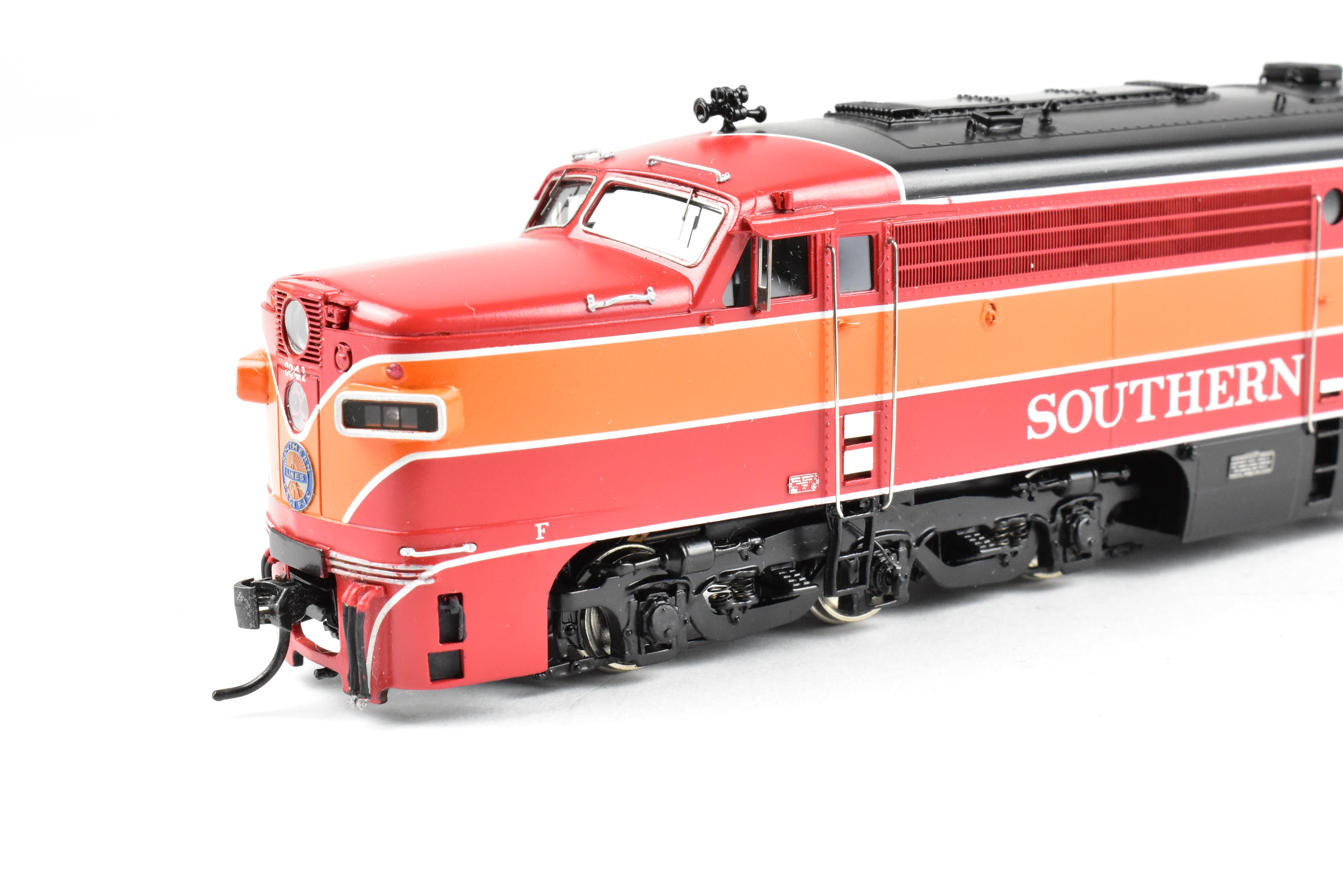 HO Scale Brass Union Terminal Imports Southern Pacific Alco PA - 2 Locomotive Model in Daylight Scheme, FP #6041
