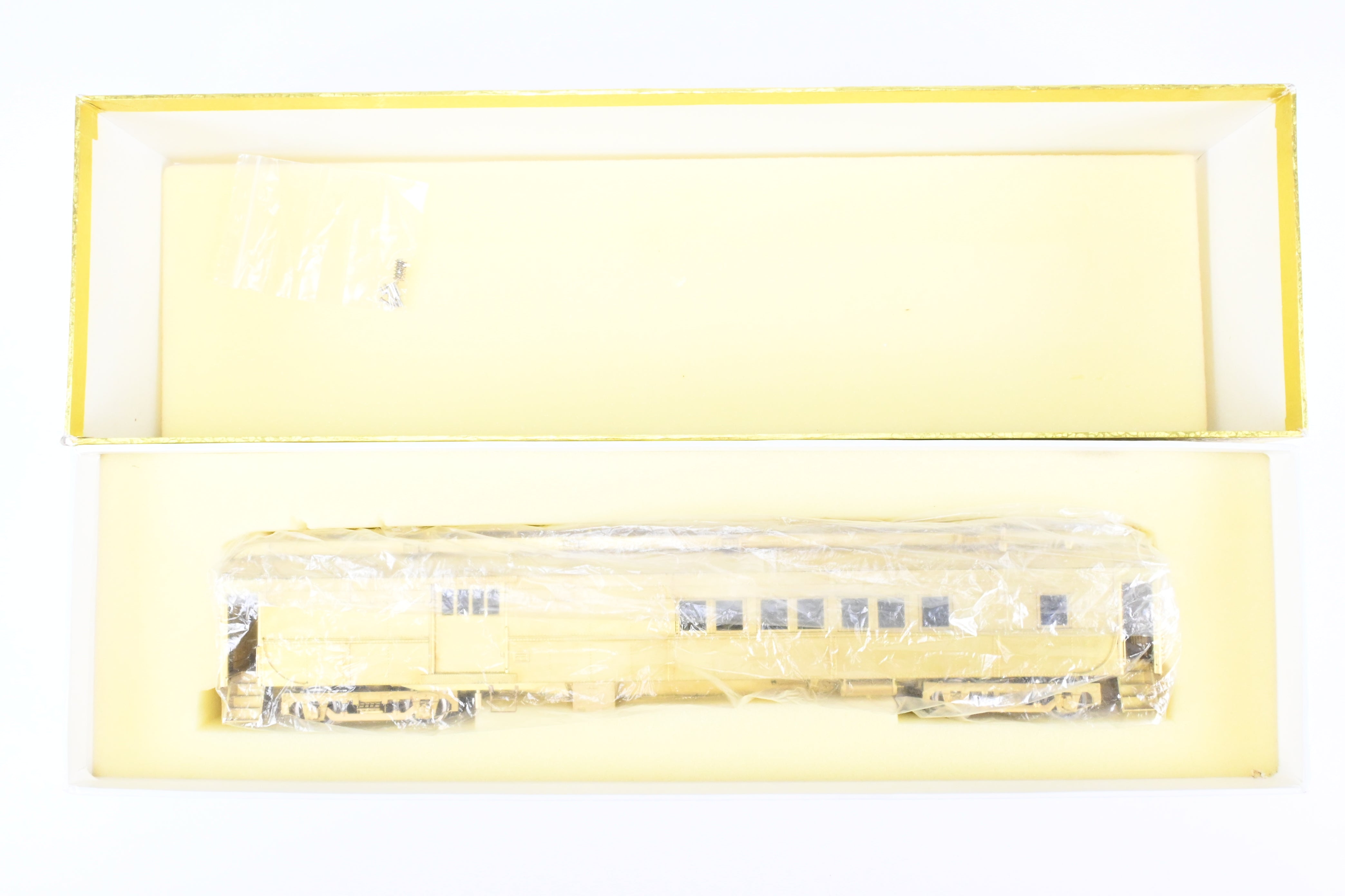 O Scale Oriental Limited Great Northern HW Combine and Caboose Model Set (557 - 586) - High - Quality Brass Collectible