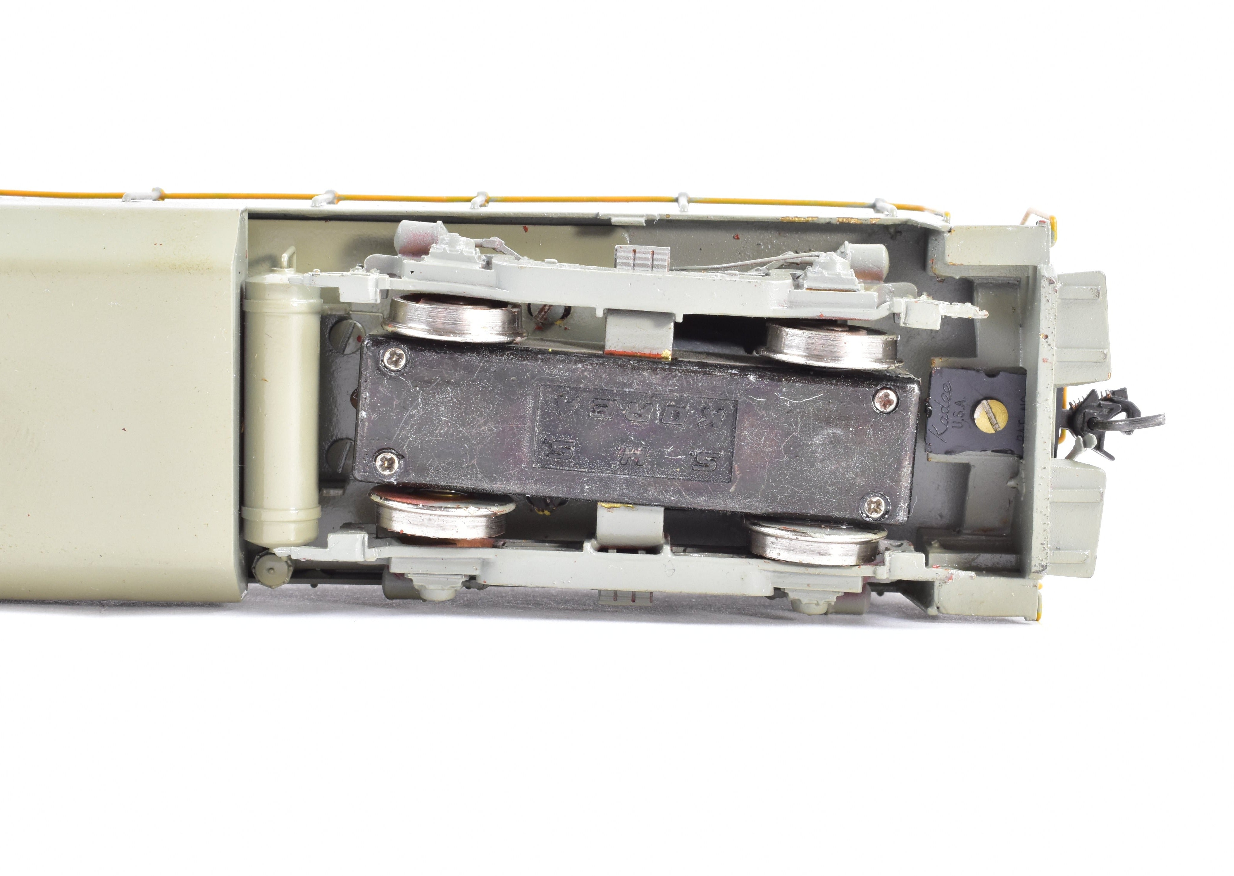 HO Scale Brass Oriental Limited Delaware & Hudson GE U-30B 3000 HP Low Hood Road Switcher Model Locomotive Custom Painted with Number 312