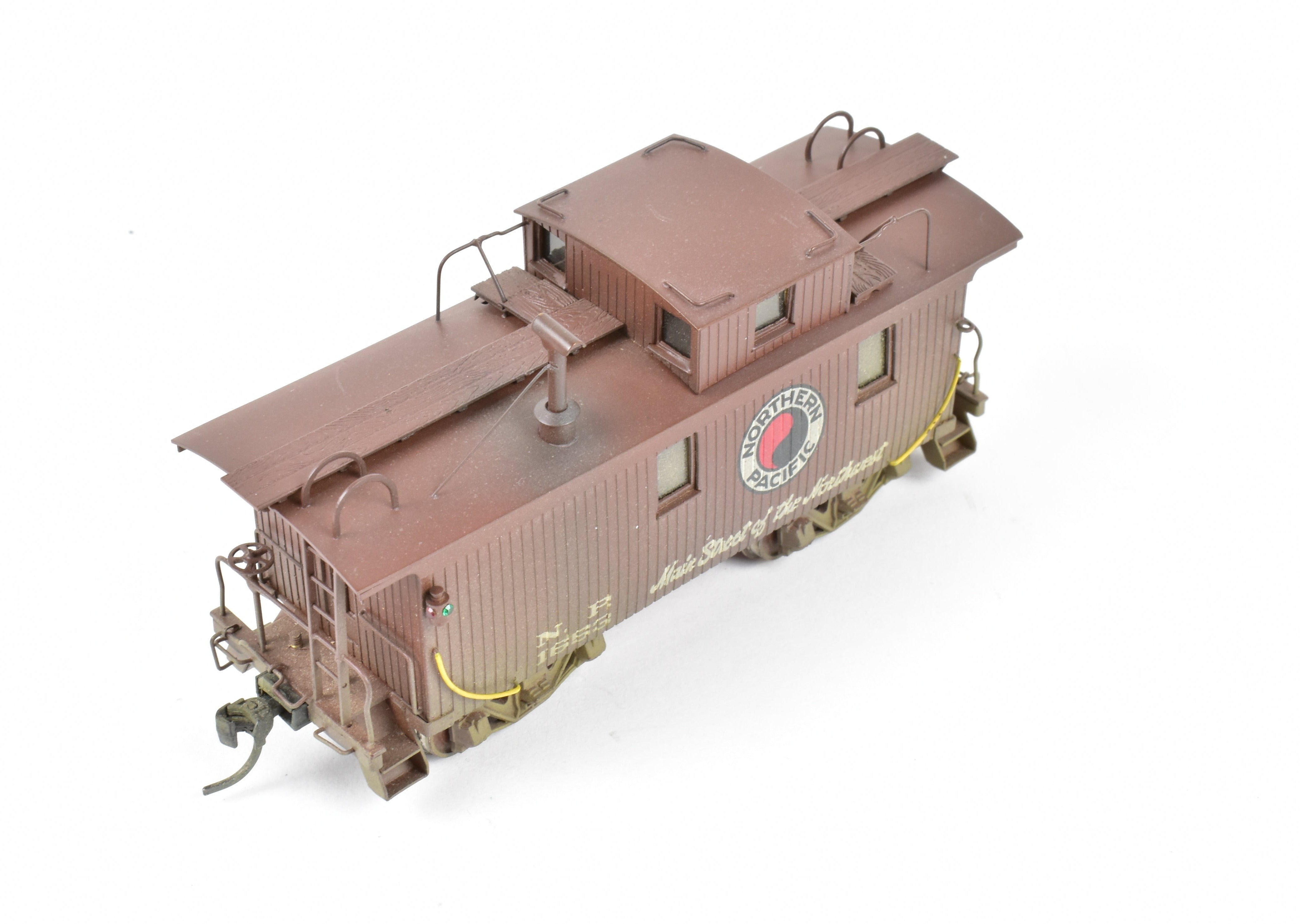 HO Scale Brass PFM - United Custom - Painted Northern Pacific Wood Caboose Model for Train Enthusiasts