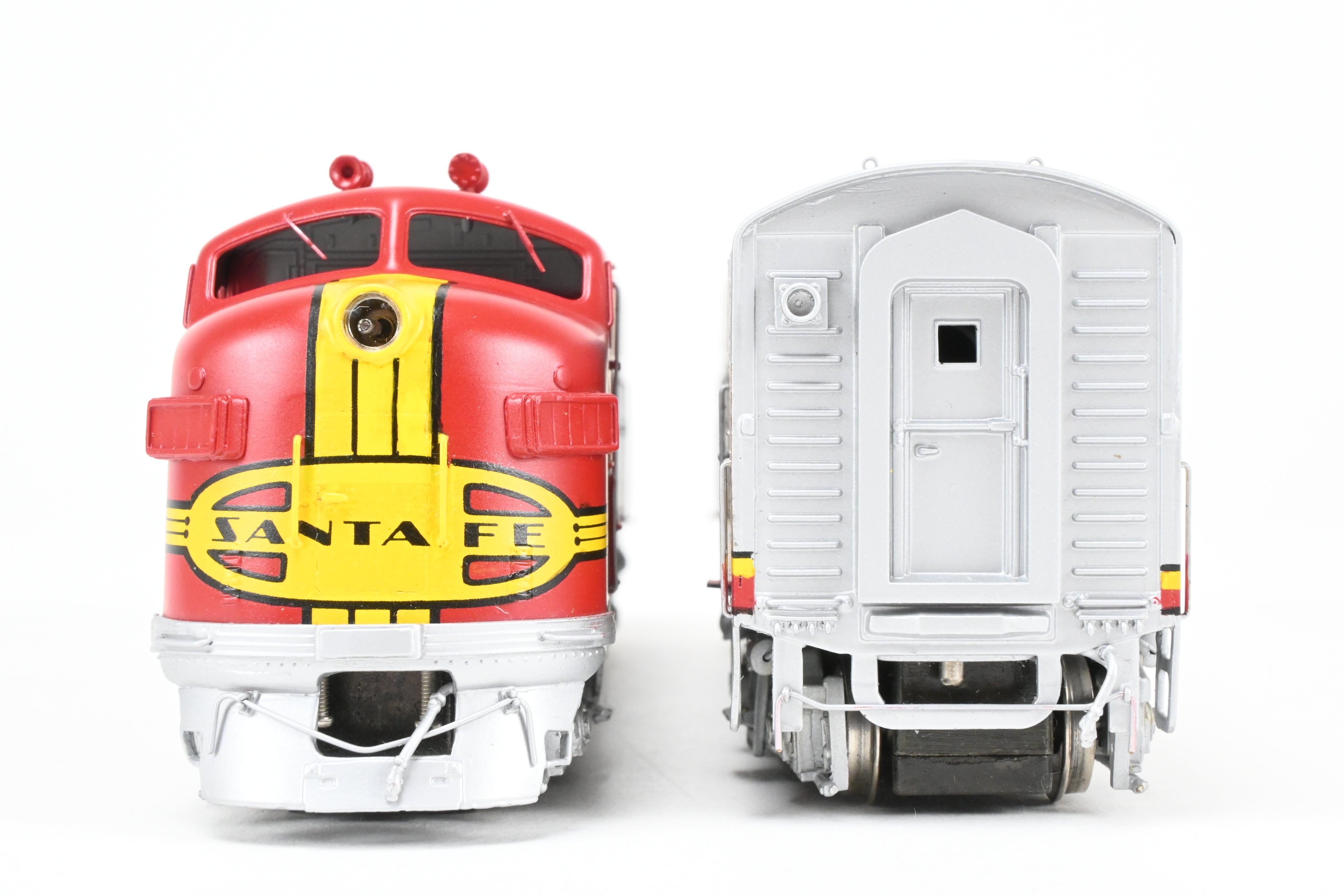 High - Quality HO Scale Brass Oriental Limited ATSF - Santa Fe EMD F3 Phase II/III 1500 HP A/B/B/A Set with Factory - Applied Plating and Painting for Model Train Enthusiasts