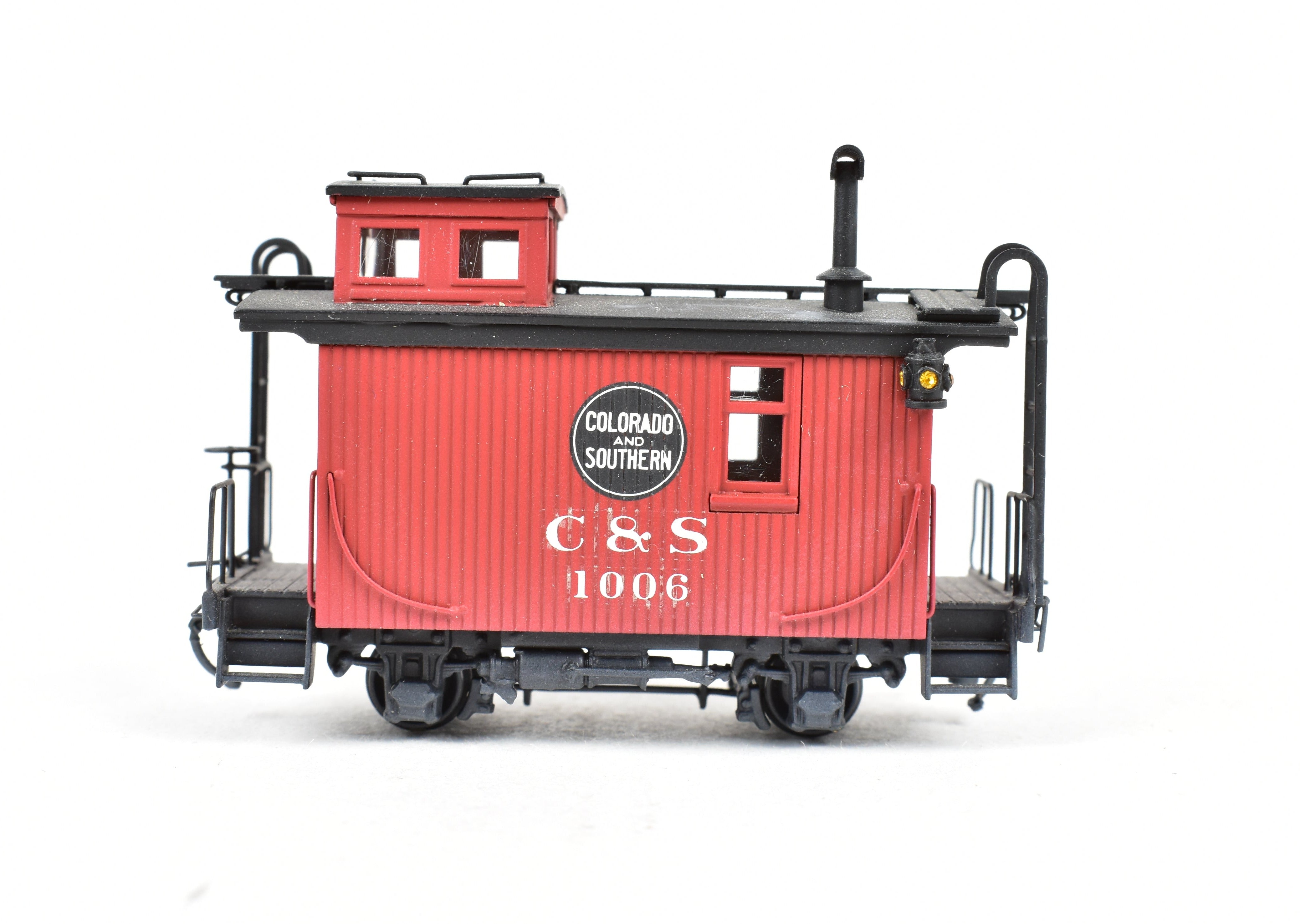 HOn3 Scale Brass Pacific Fast Mail (PFM) - United C&S - Colorado & Southern 2-Axle Custom - Painted Caboose Model #1006 for Railway Enthusiasts