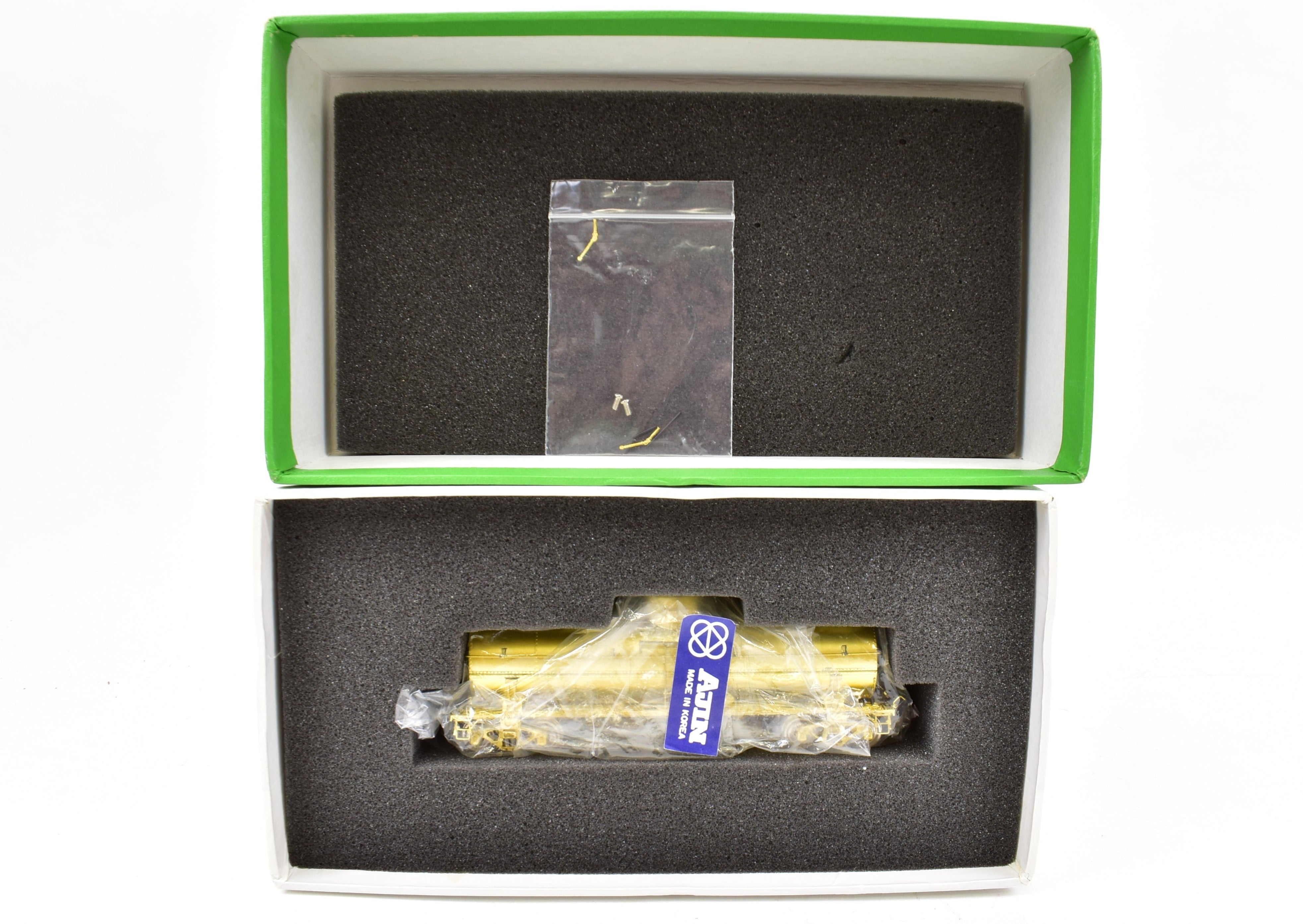 HO Scale Brass Freight Car Model - Overland Models, Inc. Various Roads GATX 10,000 Gallon Insulated Single Dome Tank Car
